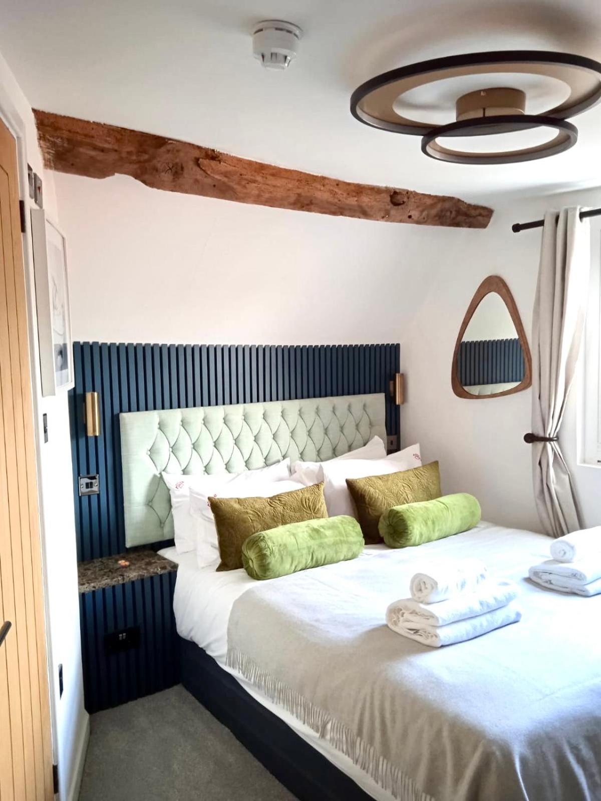 Worcester Vacations - Riize Boutique Hotel Worcester Self Check-in City Centre - Property Image 1