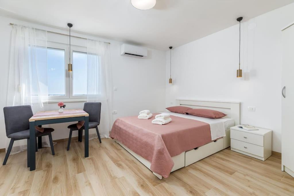 Skyline Apartment