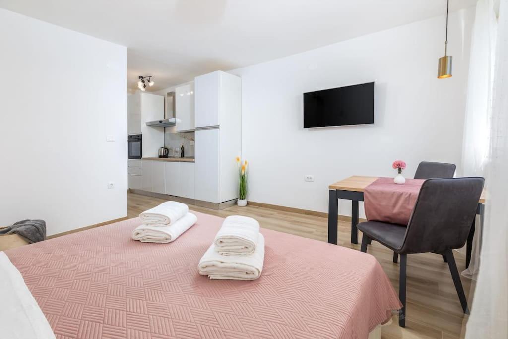 Skyline Apartment