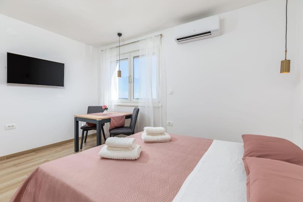 Skyline Apartment