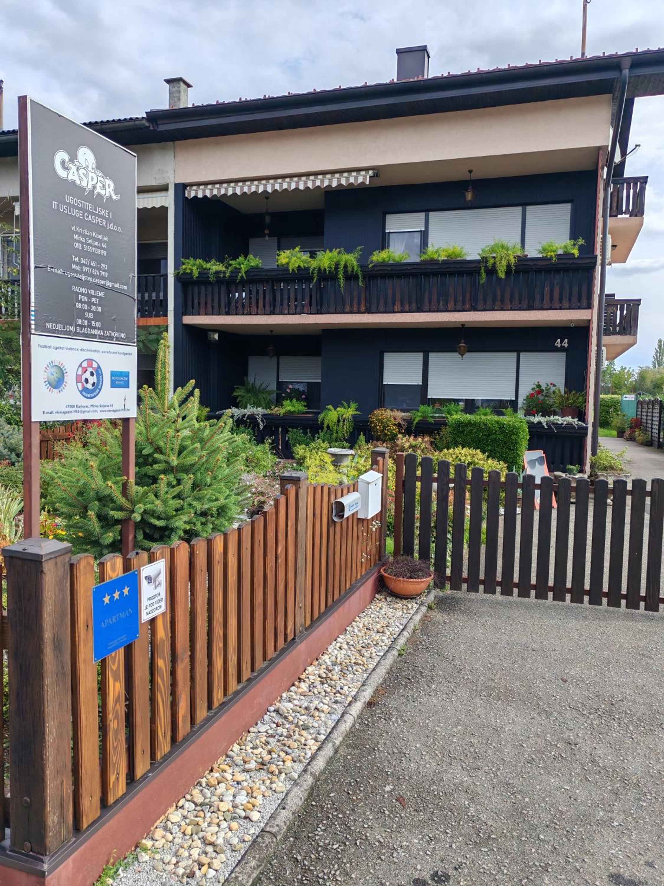 Hotel Apartman Ivana - Image 1