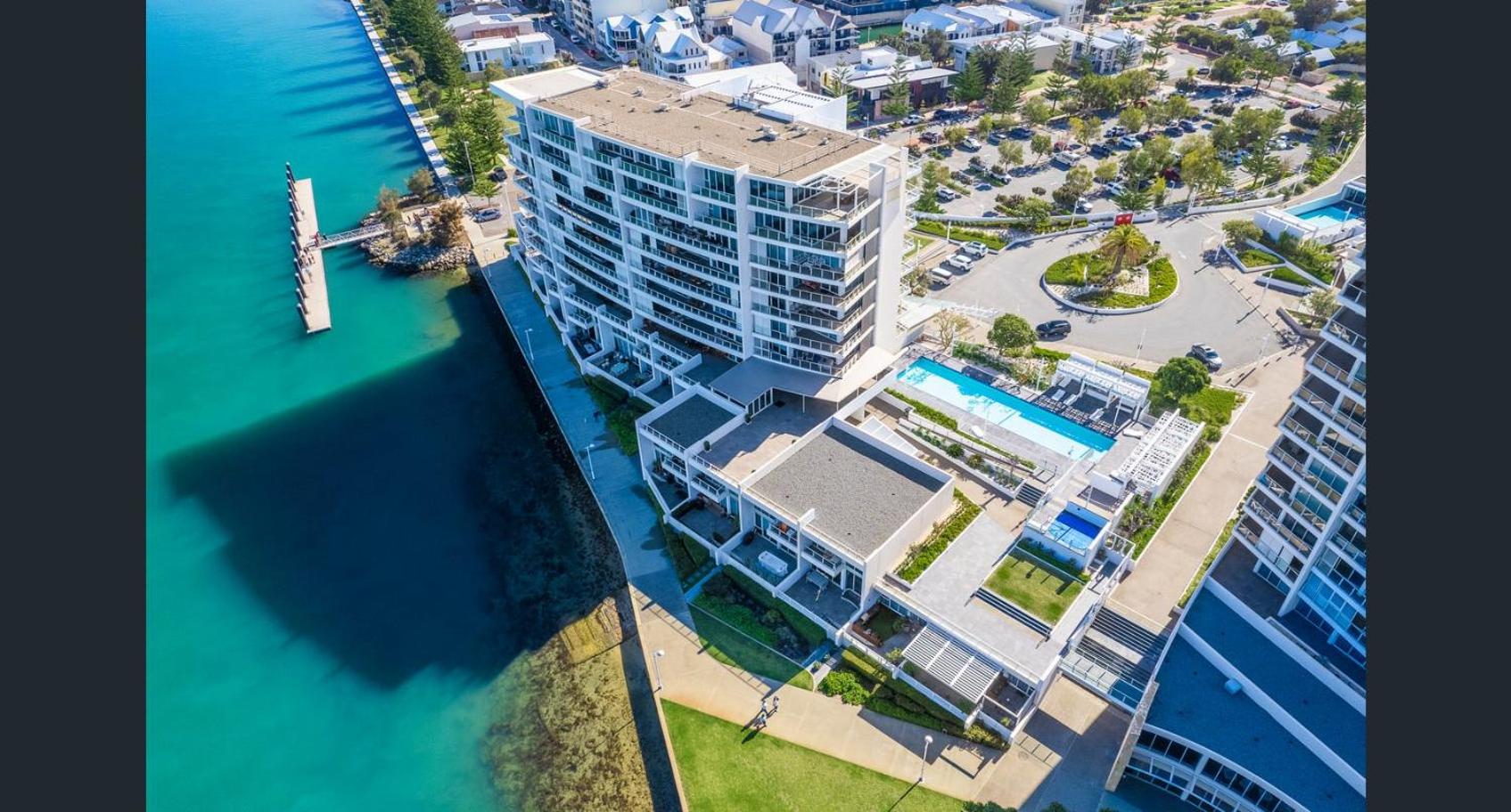 Breathtaking Waterfront Apartment in Mandurah
