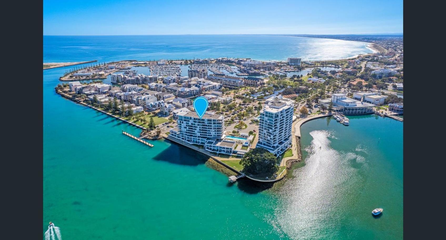 Breathtaking Waterfront Apartment in Mandurah