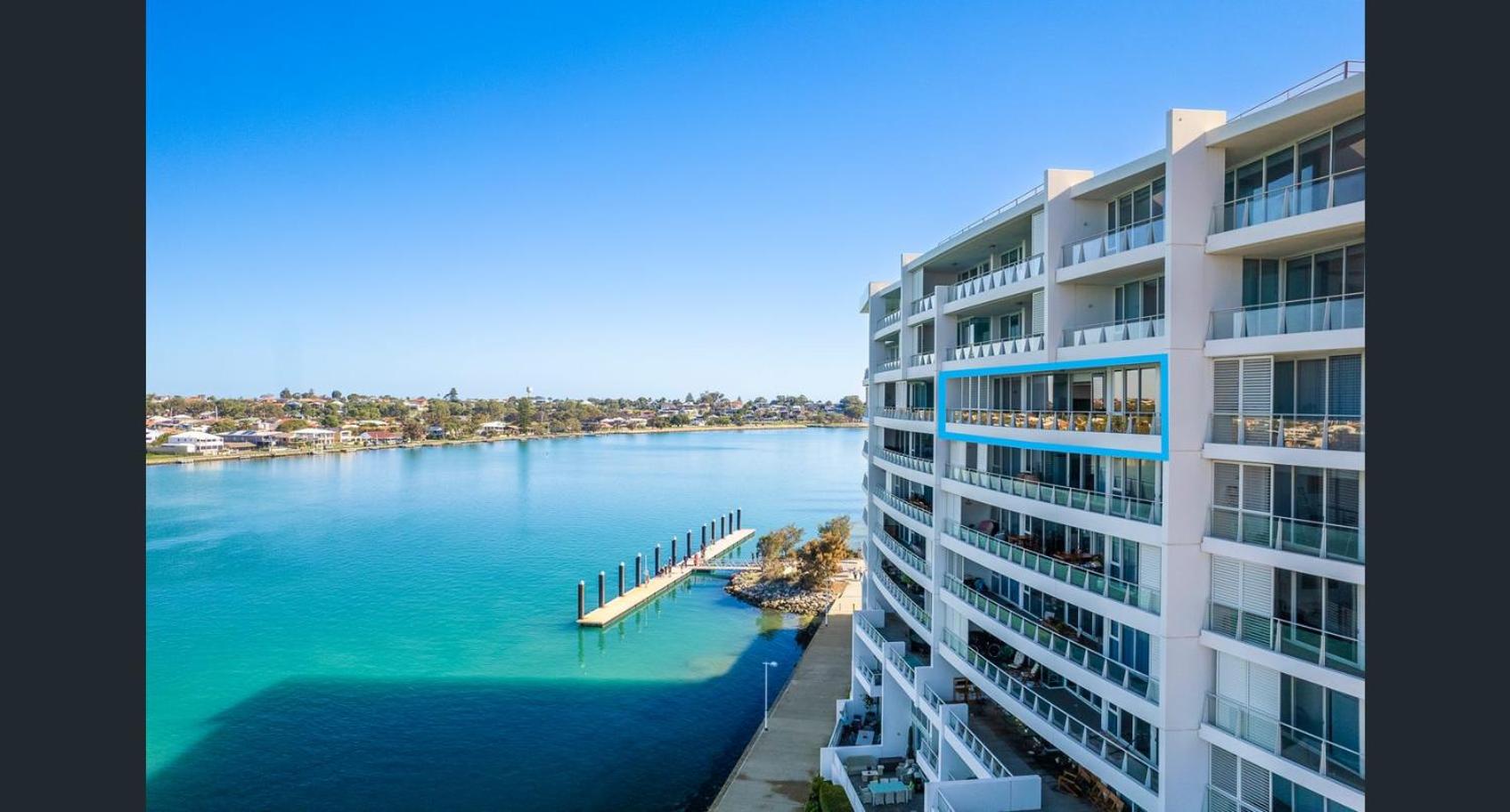 Breathtaking Waterfront Apartment in Mandurah