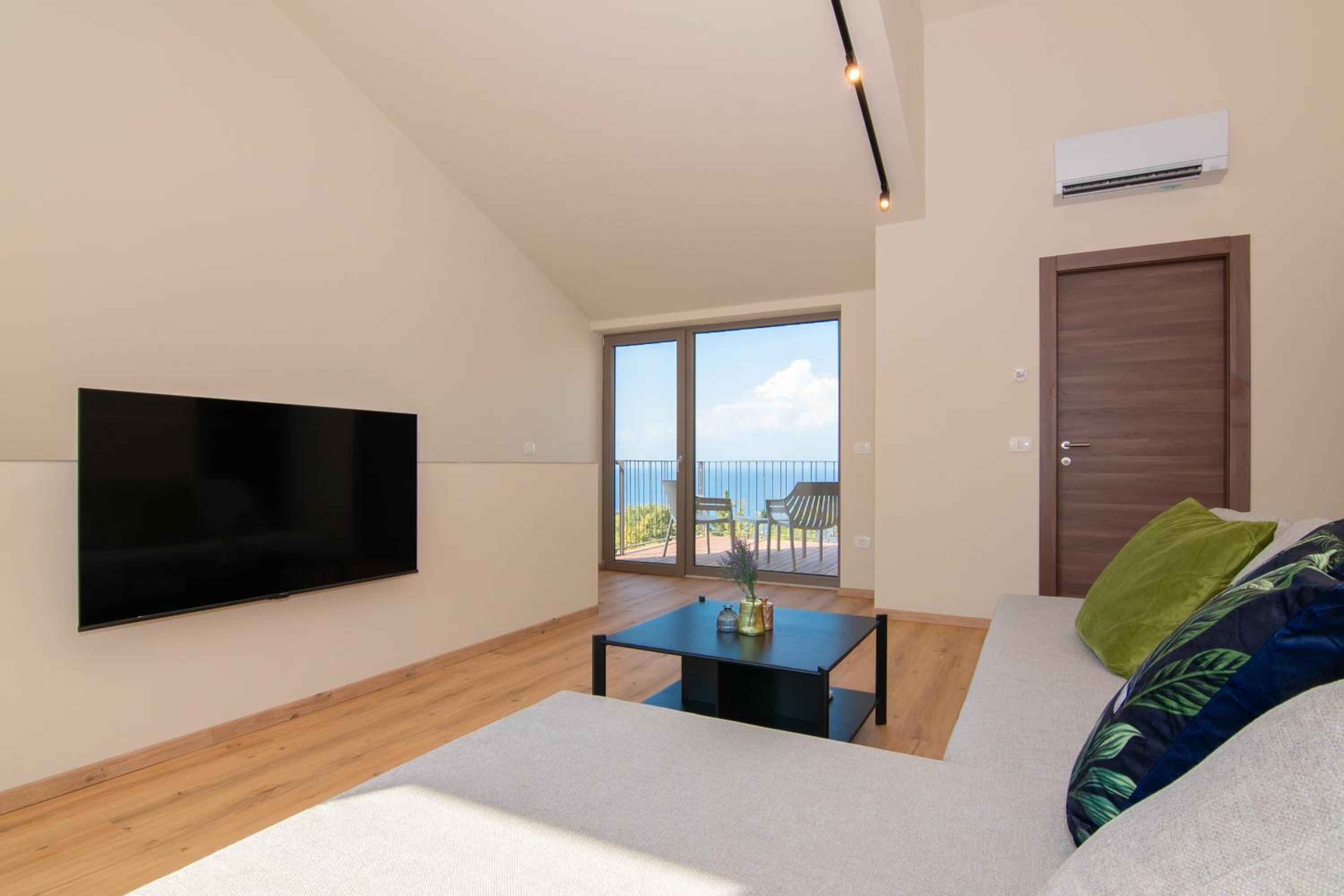 AdeLis Residence by Locap Group view 5