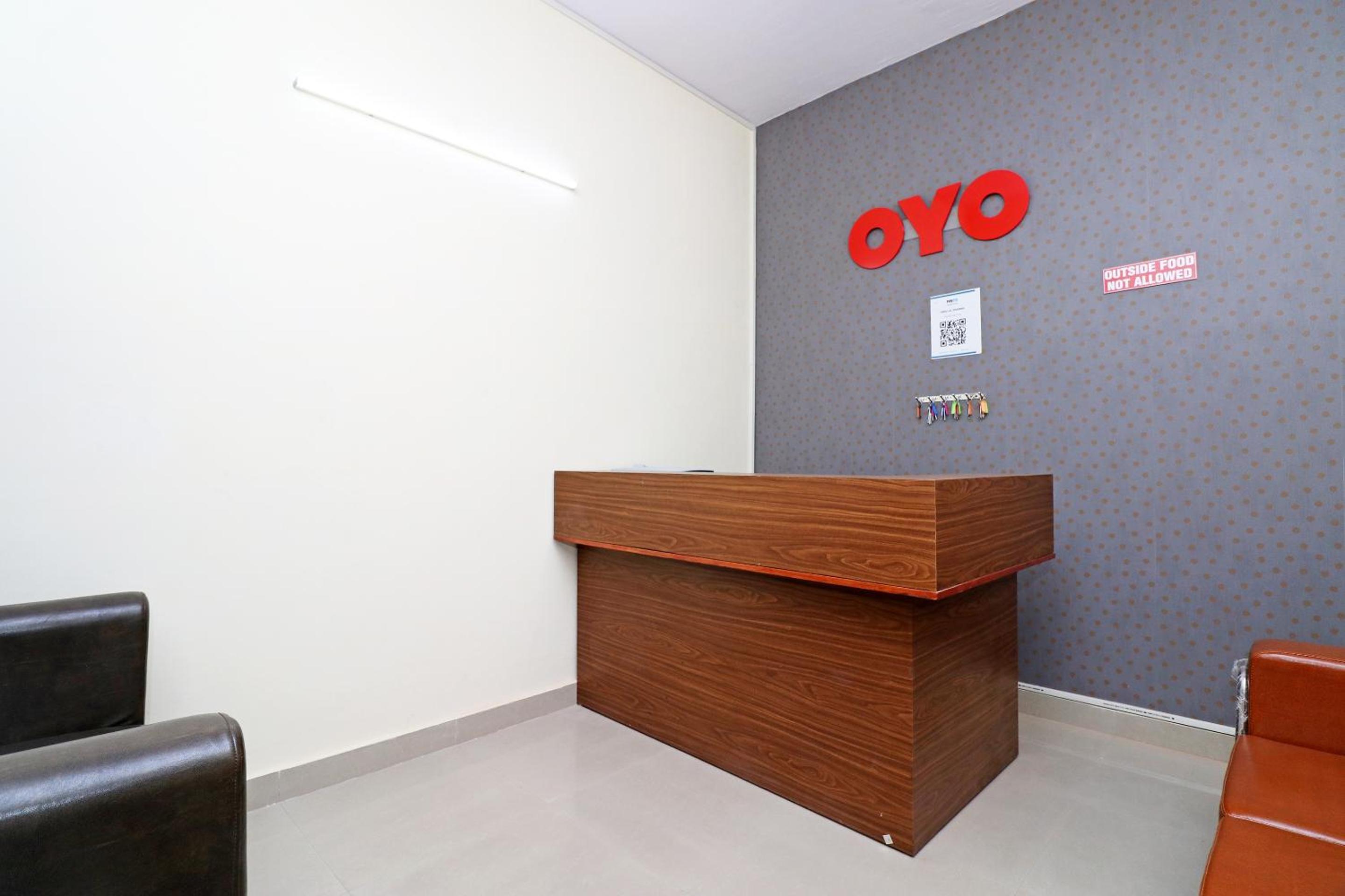 Lobby & Reception