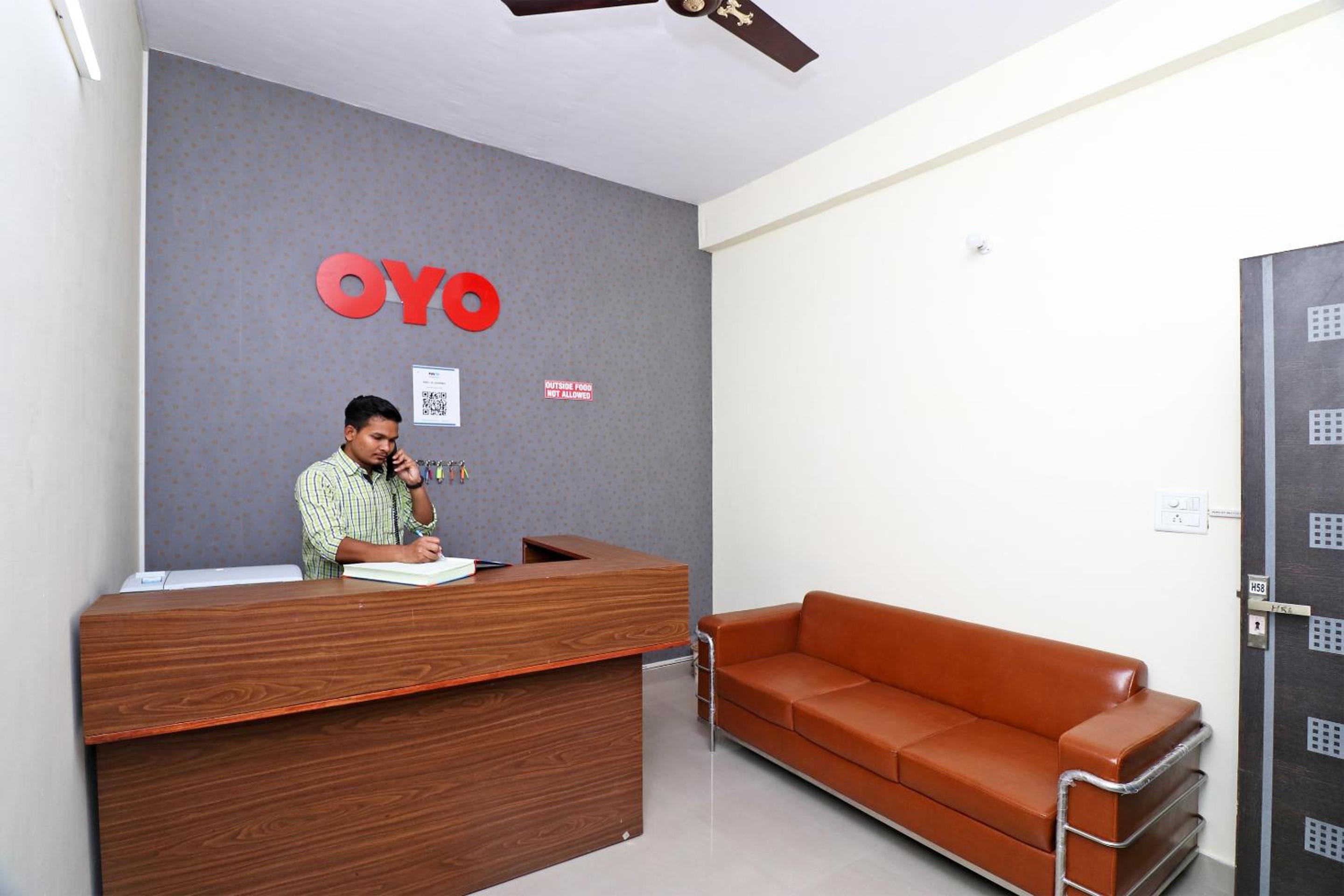 Lobby & Reception