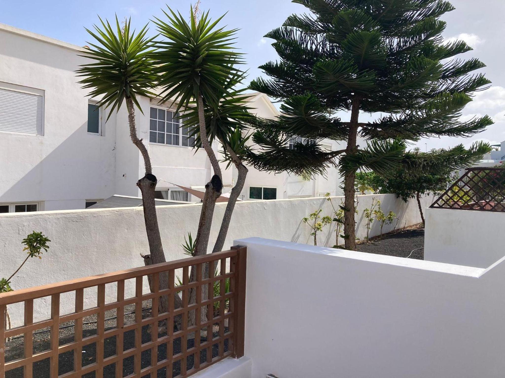 House - Sleeps 4 & Swimming Pool