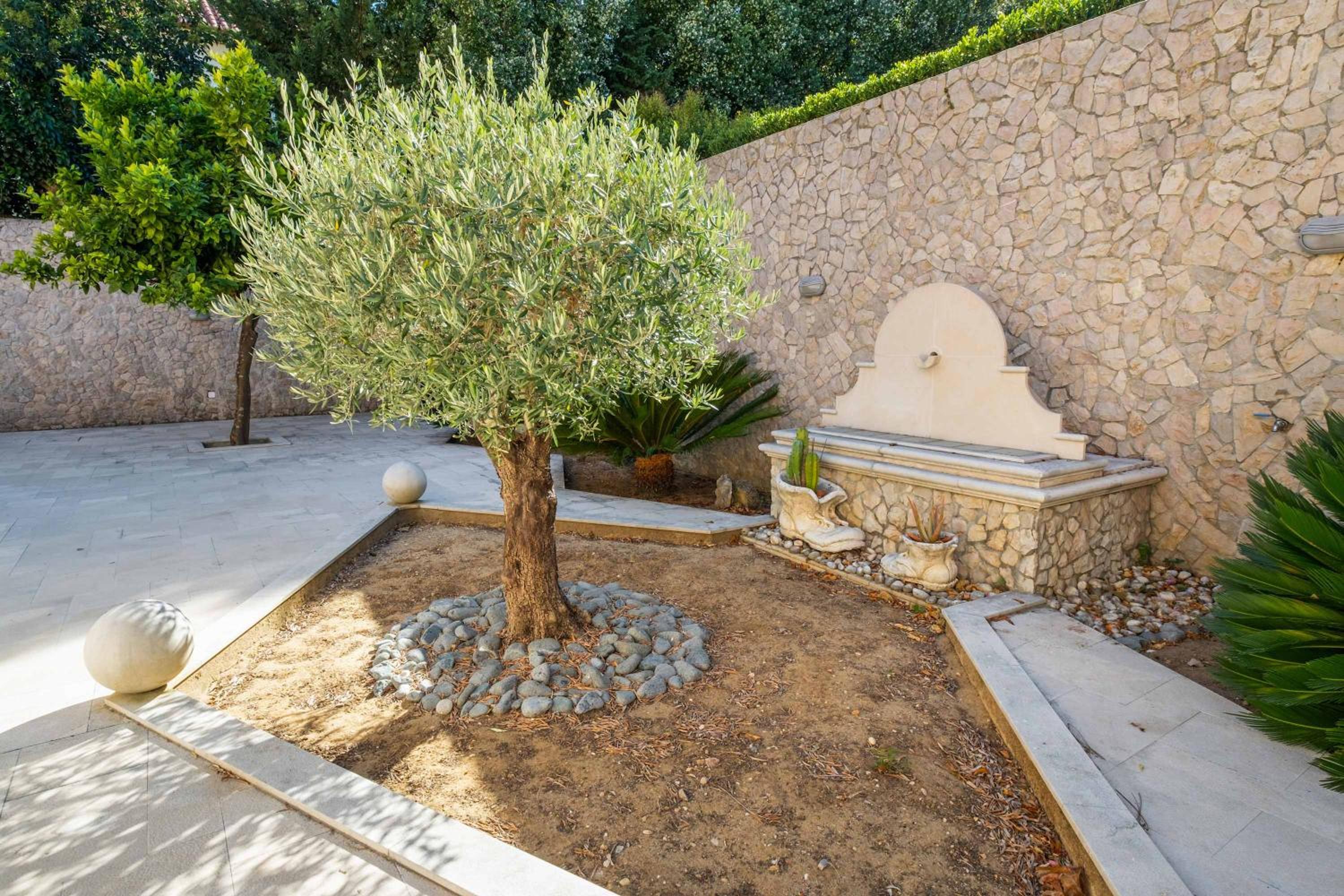 Villa Rosa Estoril Retreat by Portugal Portfolio view 4
