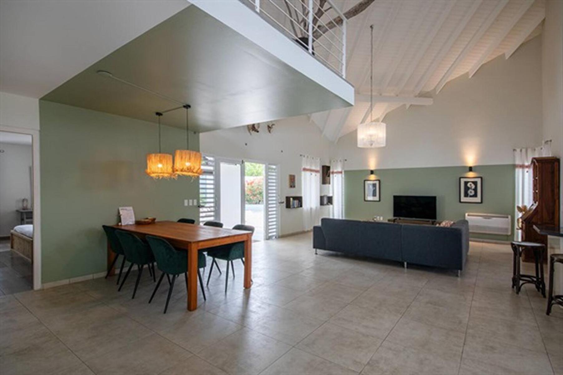 Stunning villa with Private Pool & Spacious Porch