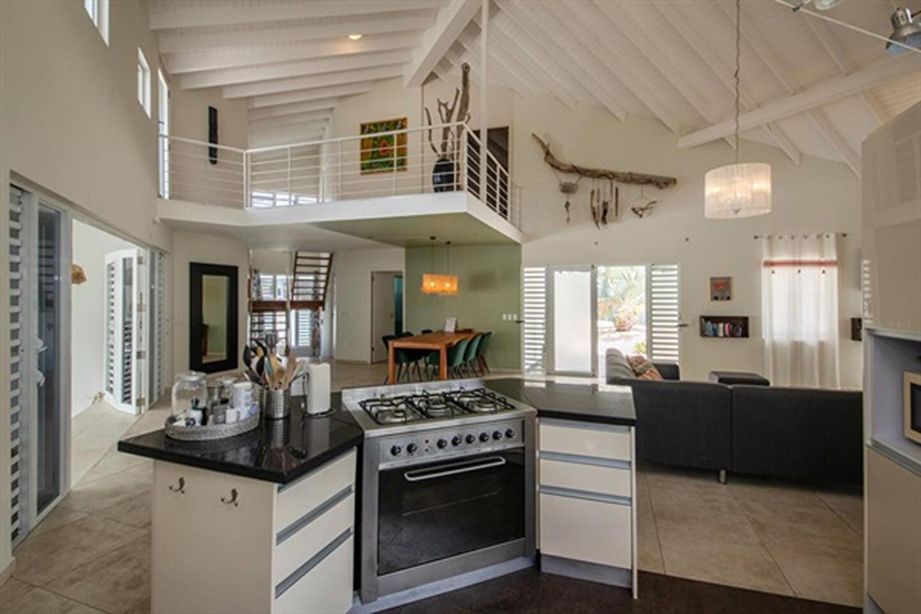 Stunning villa with Private Pool & Spacious Porch
