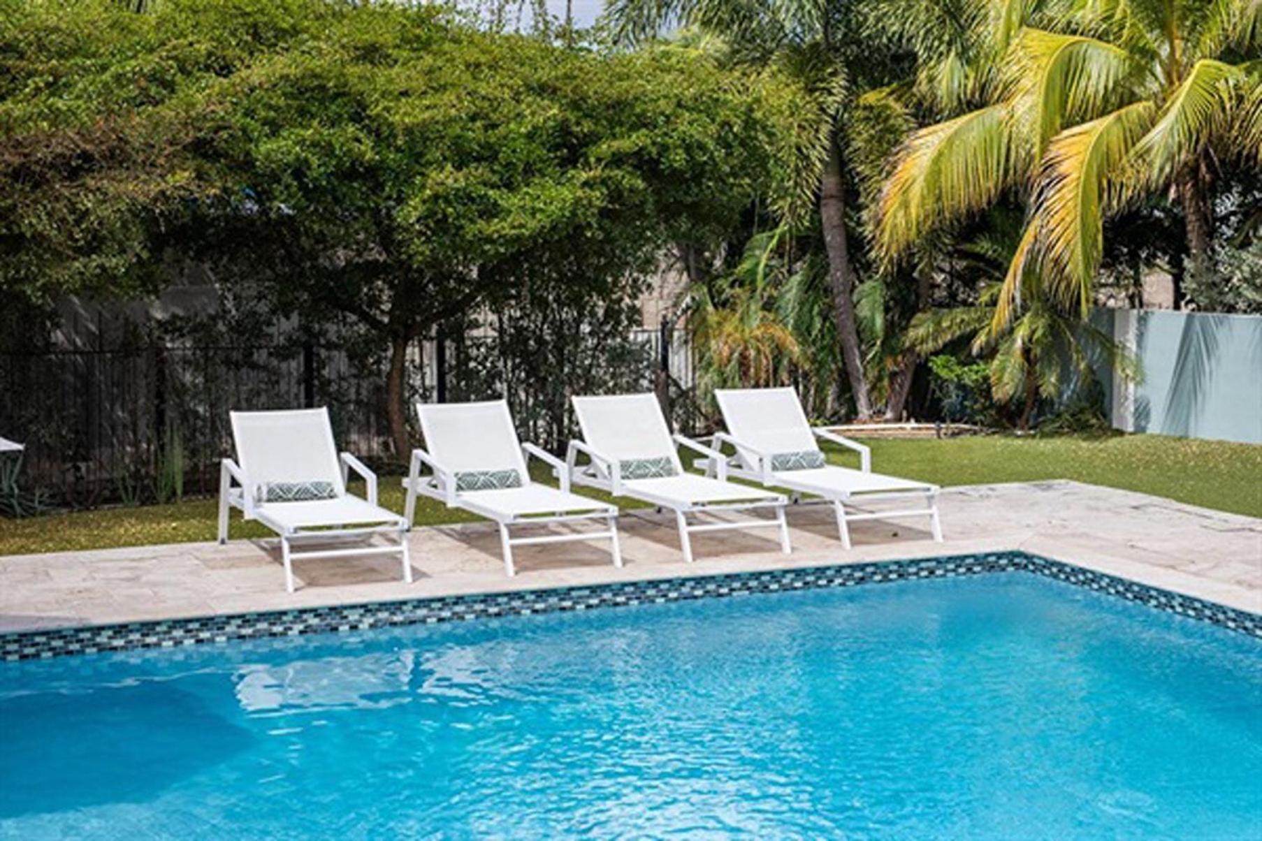 Stunning villa with Private Pool & Spacious Porch