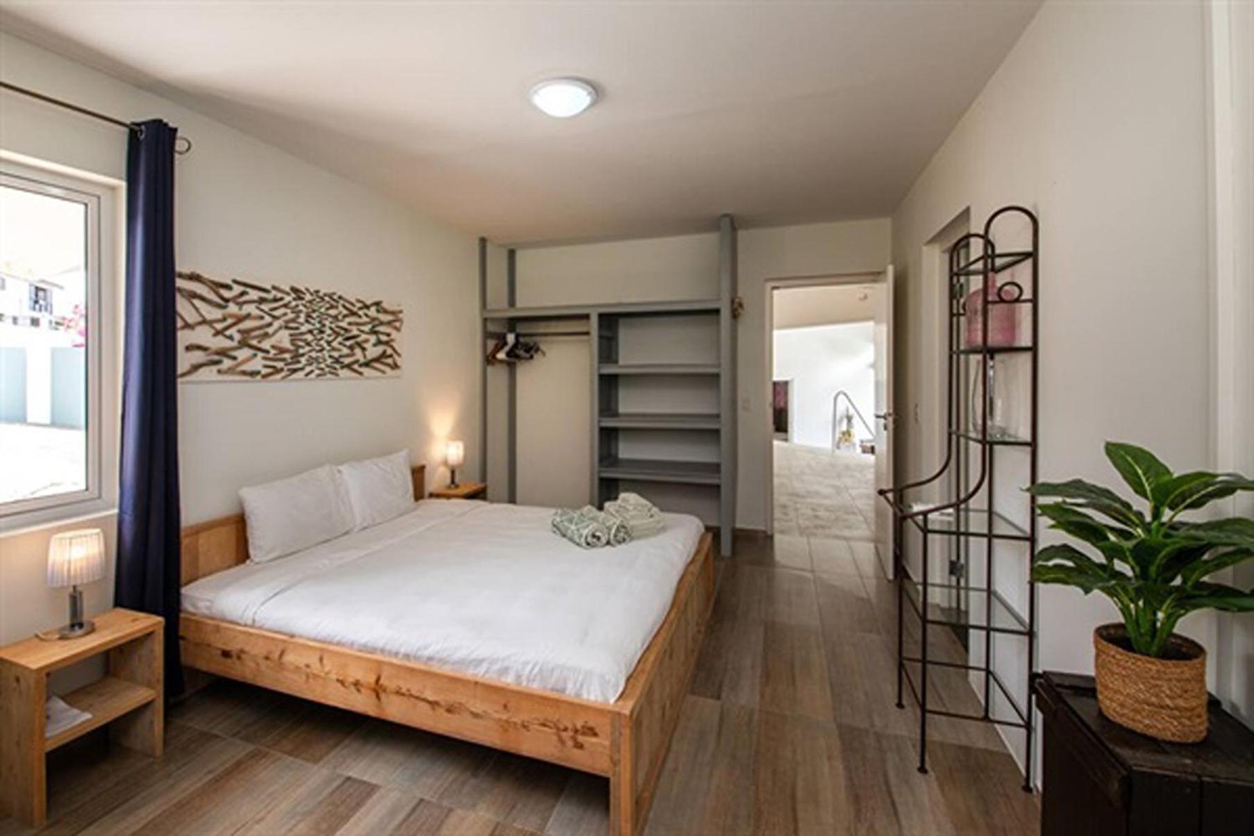 Stunning villa with Private Pool & Spacious Porch