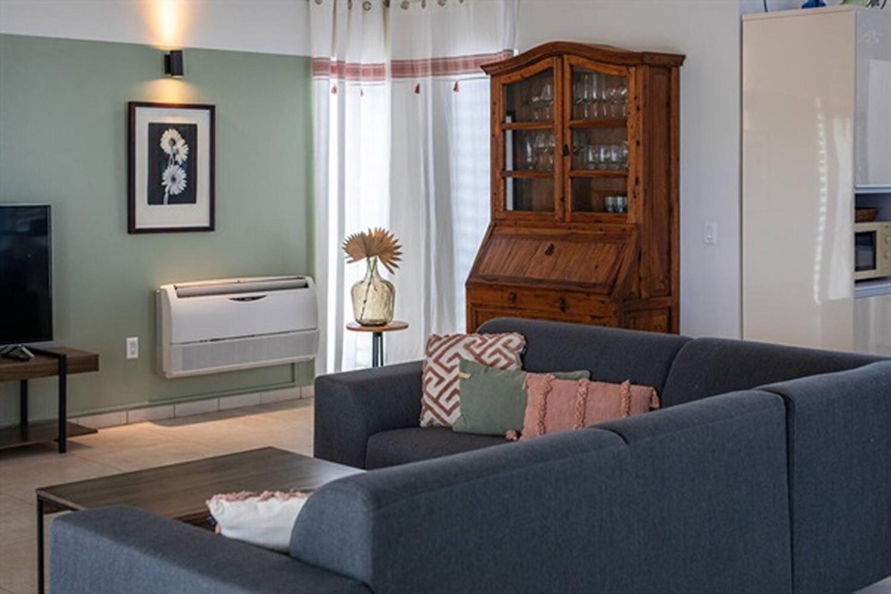 Stunning villa with Private Pool & Spacious Porch