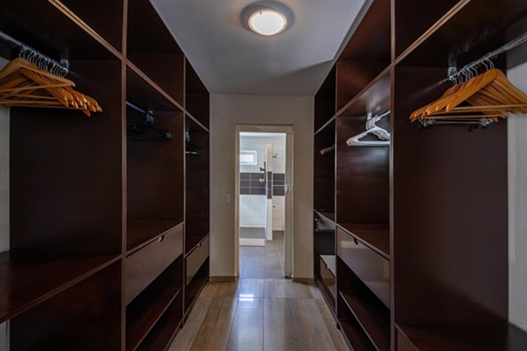 Stunning villa with Private Pool & Spacious Porch