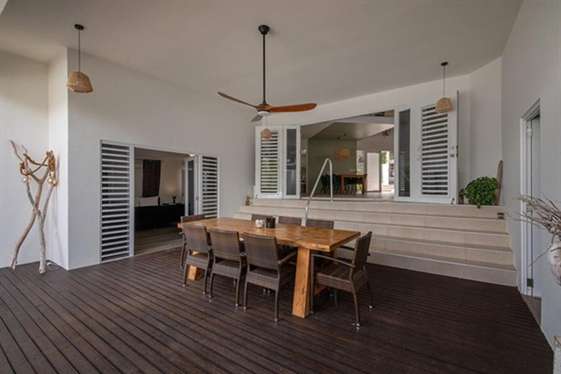 Stunning villa with Private Pool & Spacious Porch