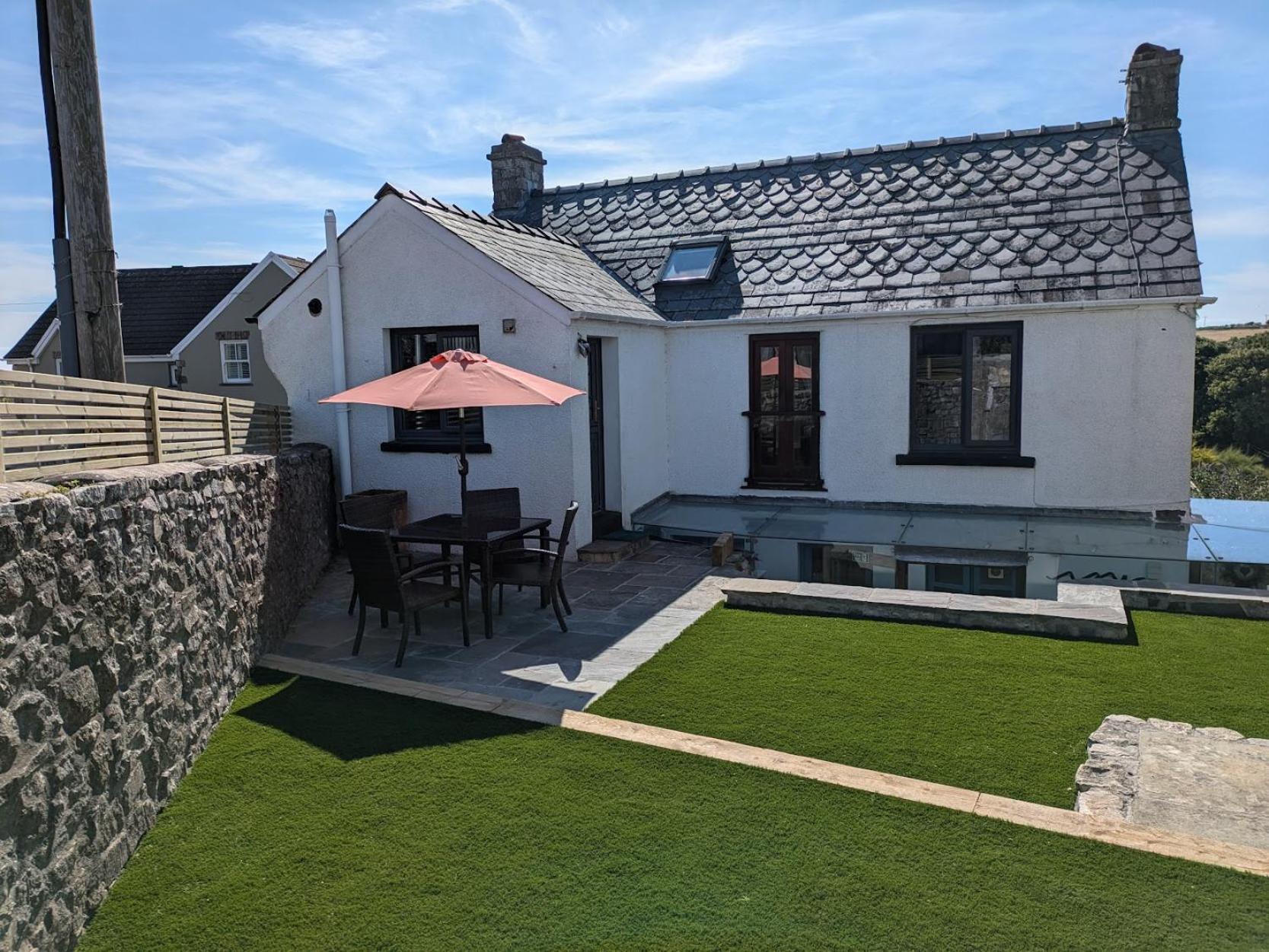 Yellow Welsh Cottage-Coastal Retreat Village View view 4