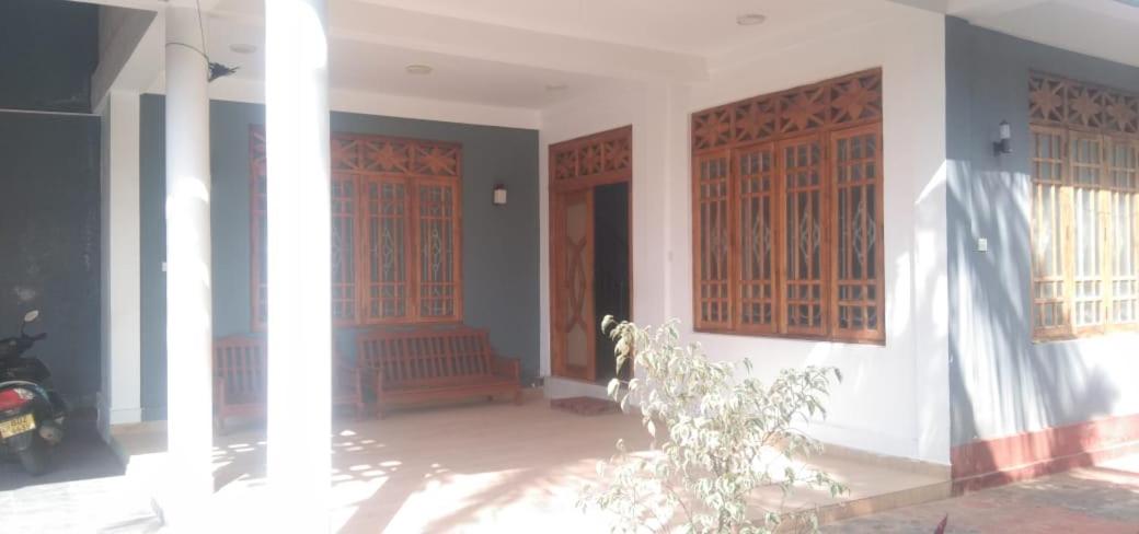 Trinco White Villa