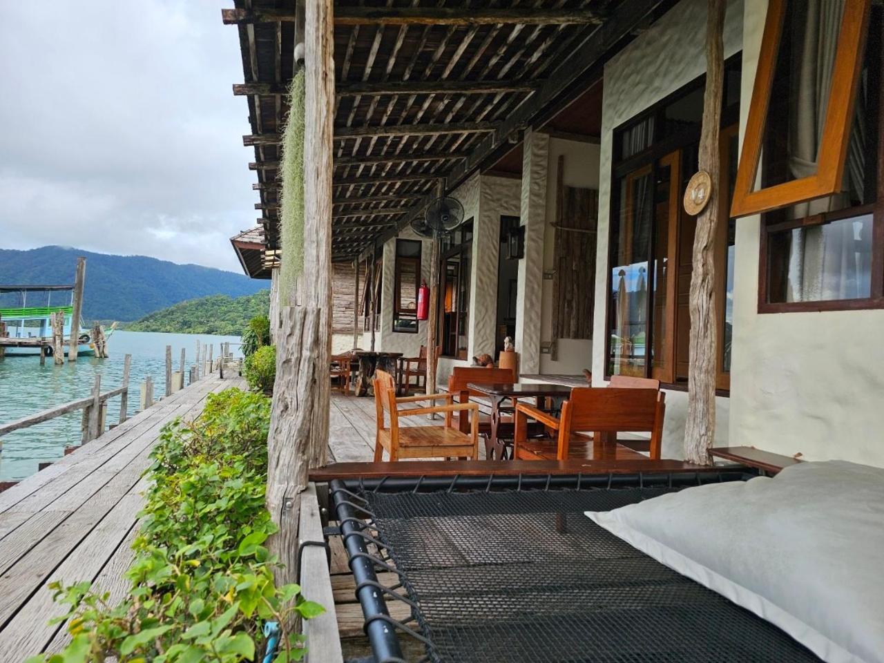 Salakphet Resort