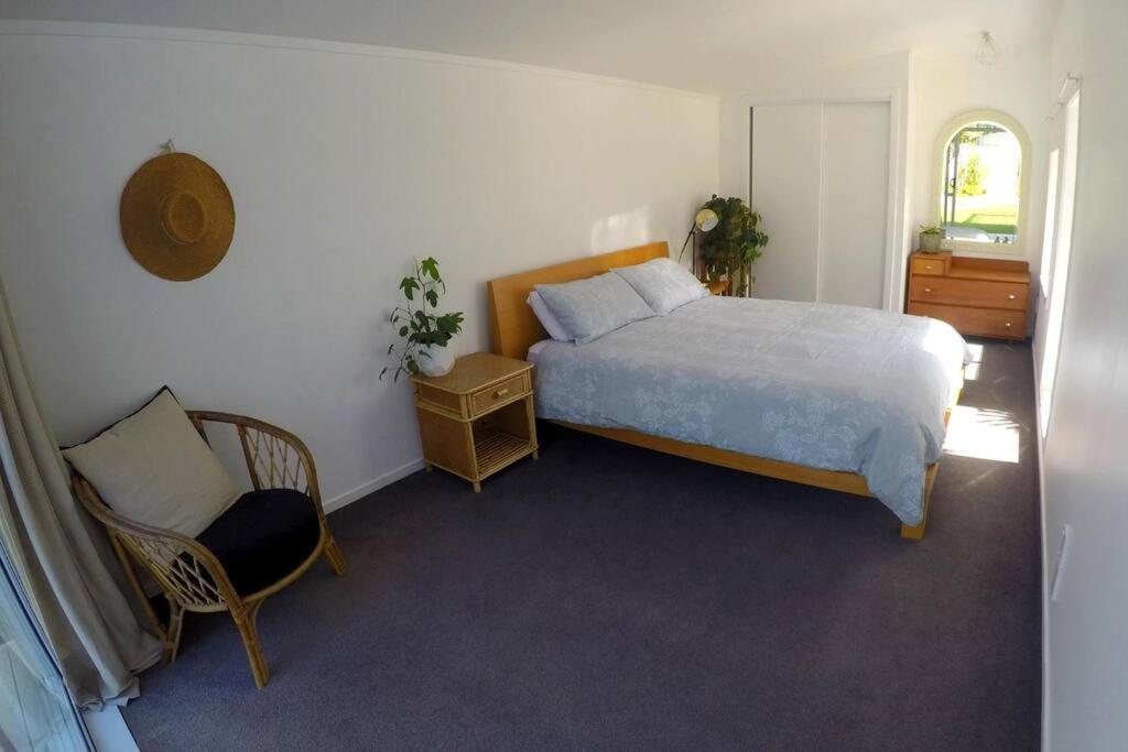 Aloha Beach House - one block from Papamoa beach view 5