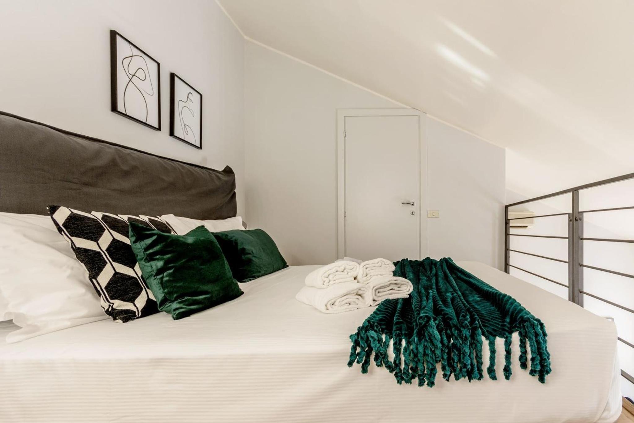 Brera district bright & elegant apartments by Rentopolis