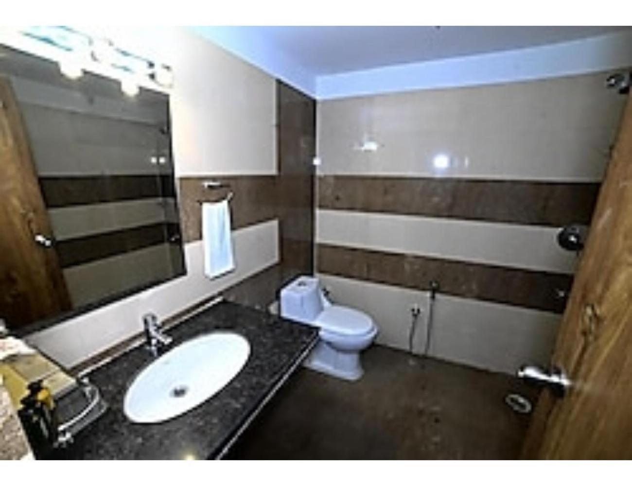 The Retreat Continental, Ranchi view 2