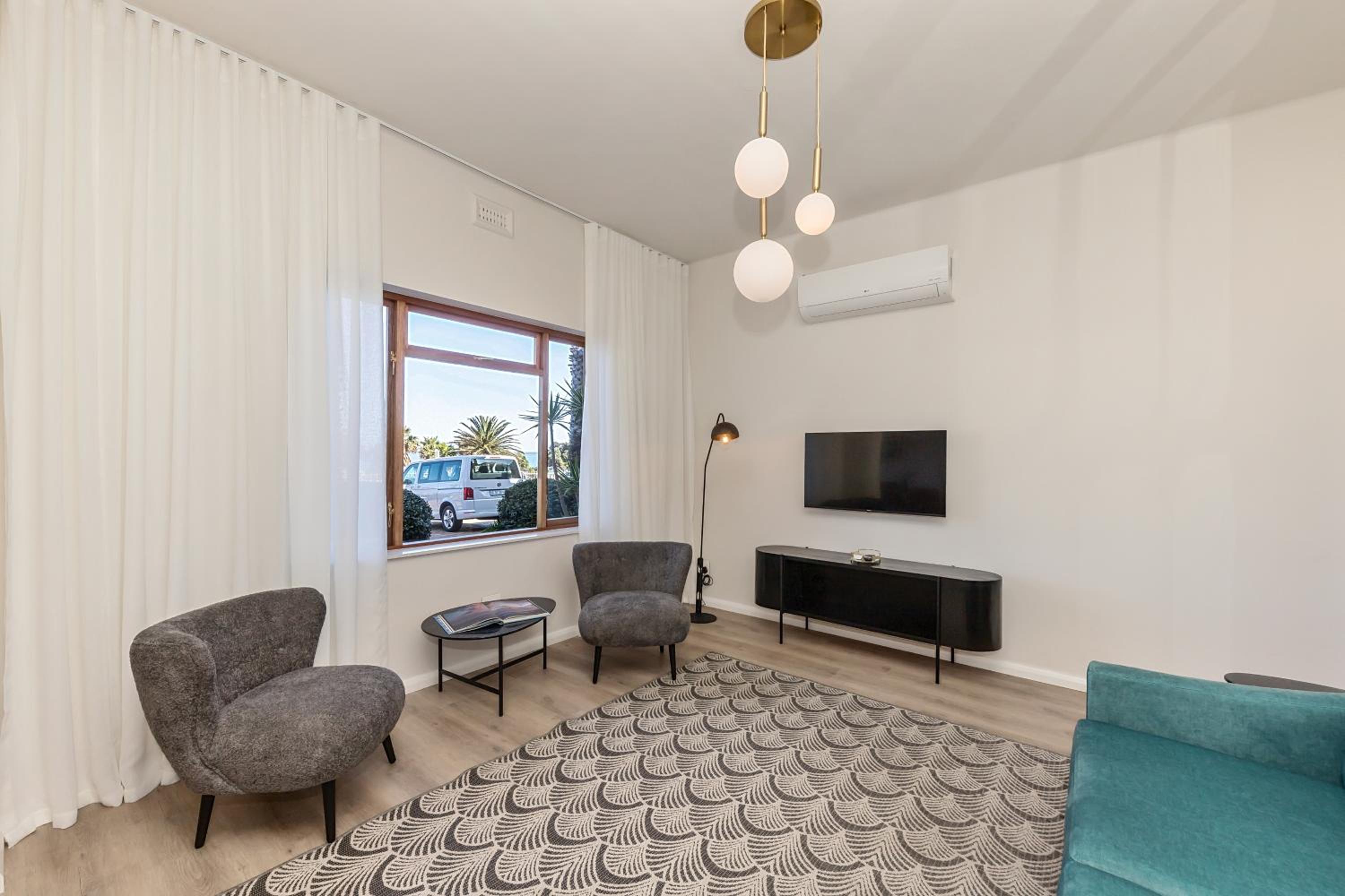 On the Beach in Camps Bay - fully equipped 2 bedroom apartment view 2