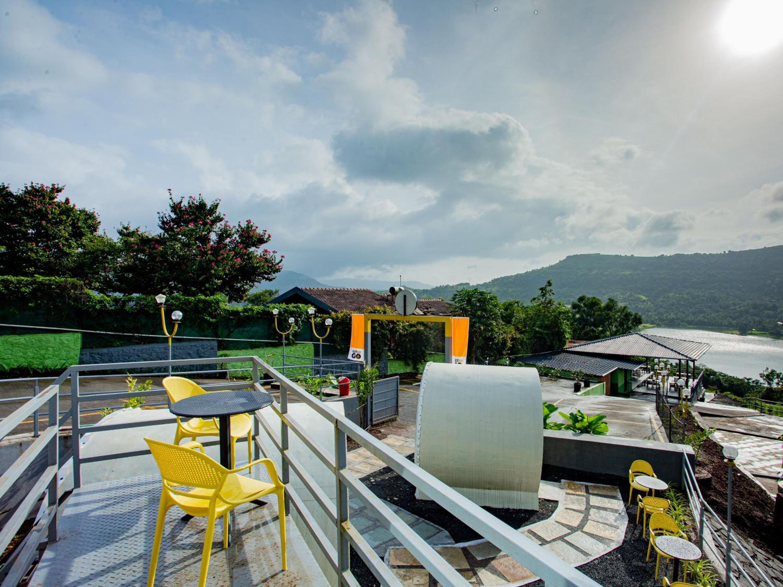The Hosteller Panshet