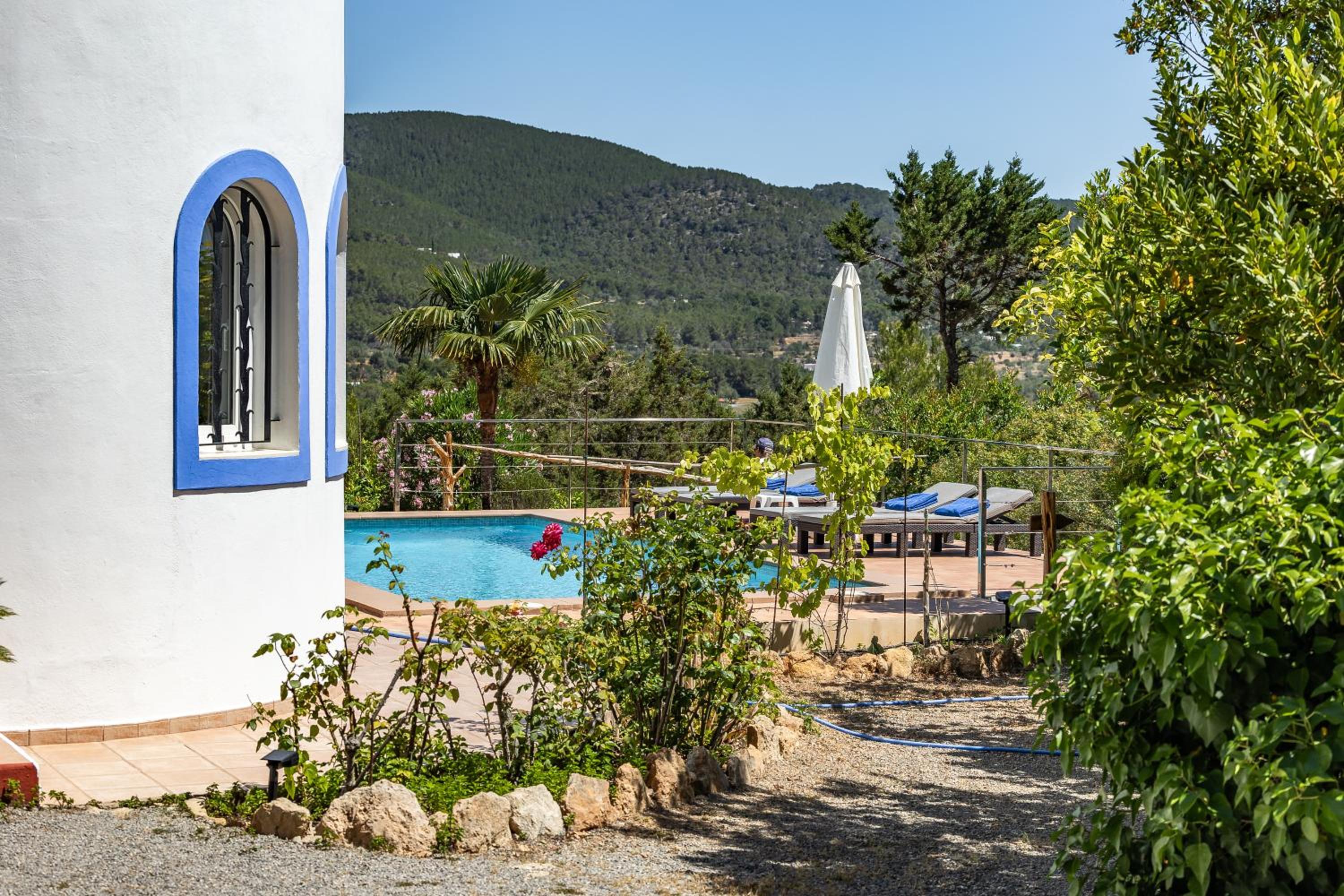 Charming villa with pool, Can Toni Mateu. photo 5