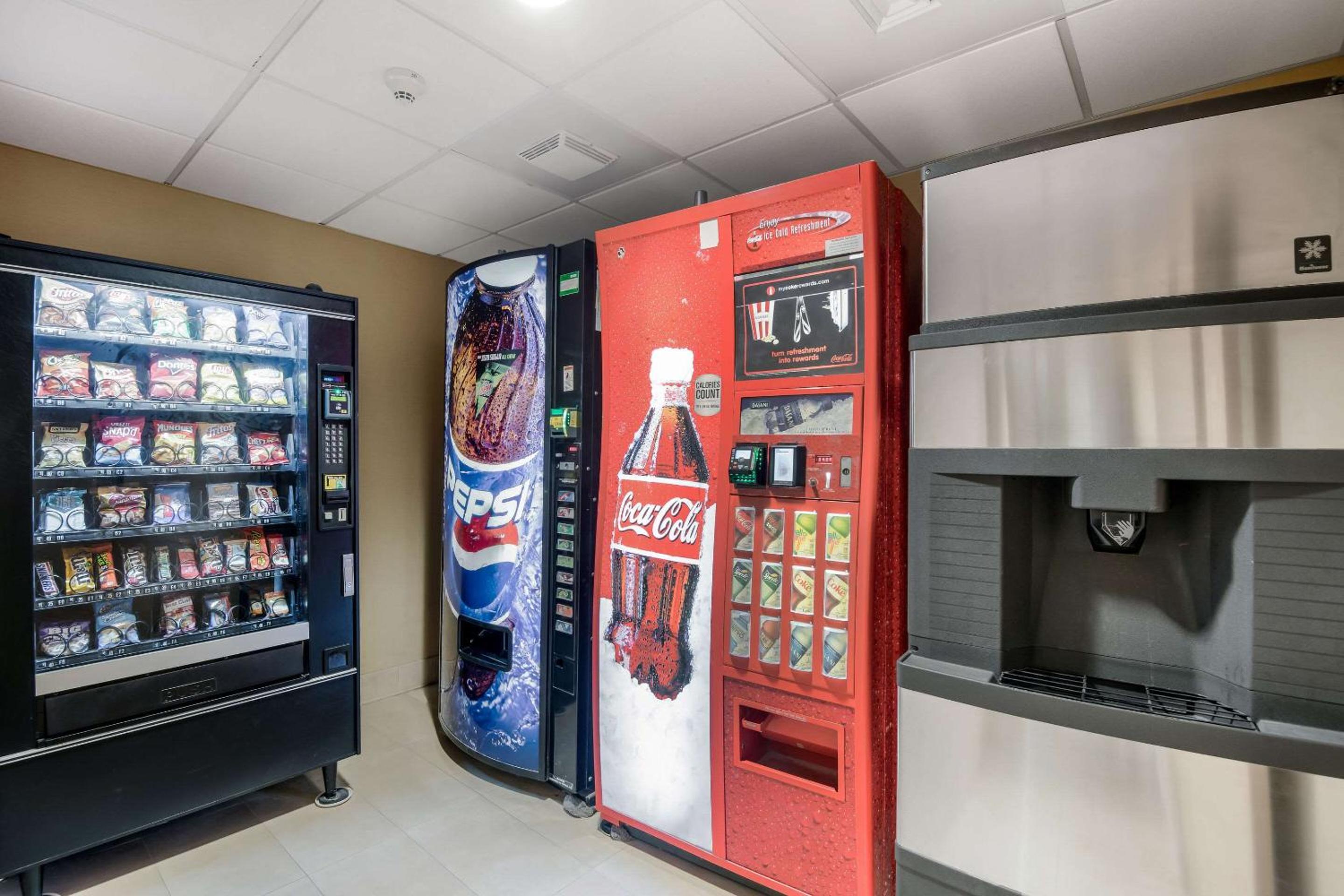 Hannibal Vacations - Quality Inn  Suites Quincy - Downtown - Property Image 2