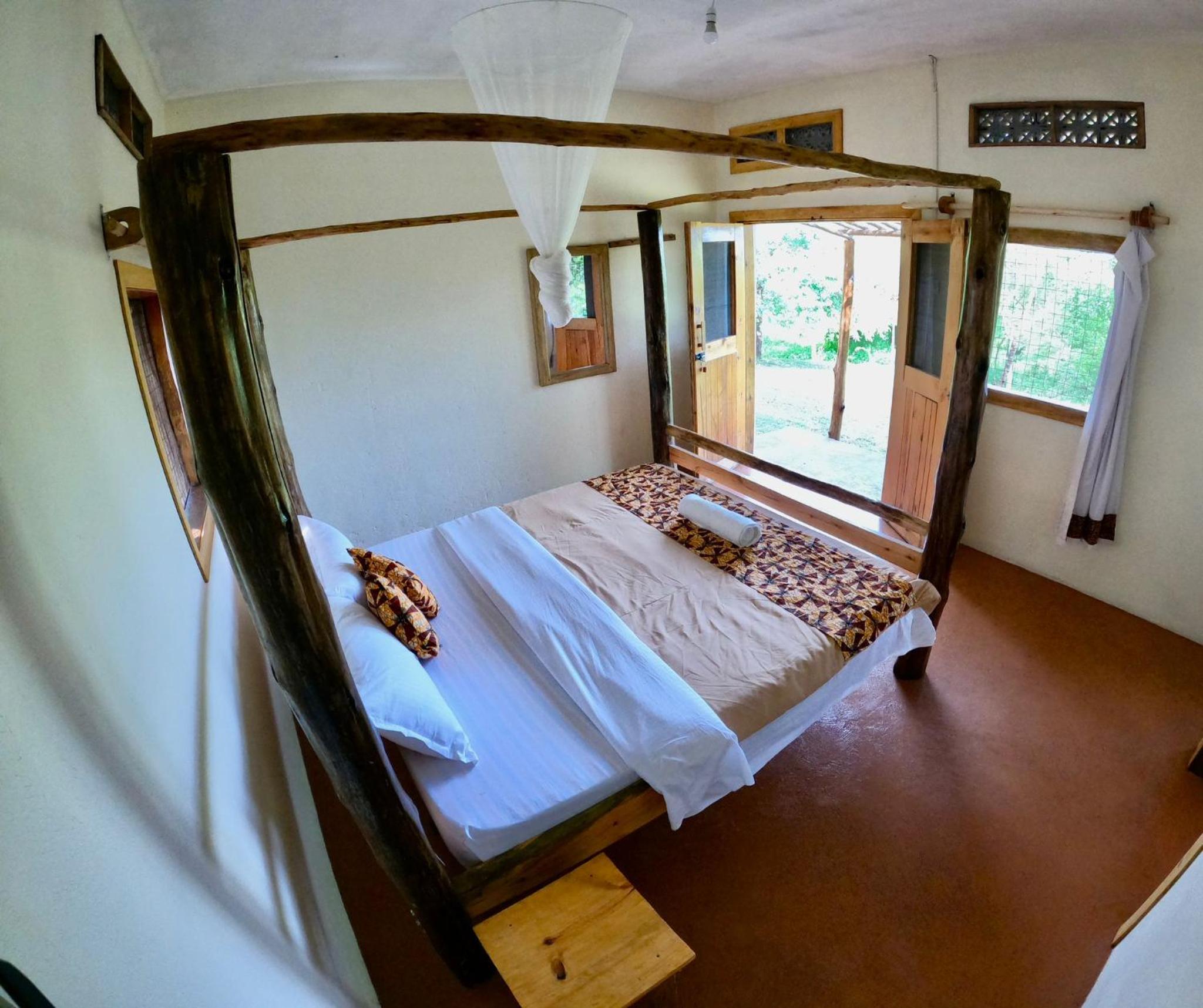 Murchison Giraffe Camp view 3