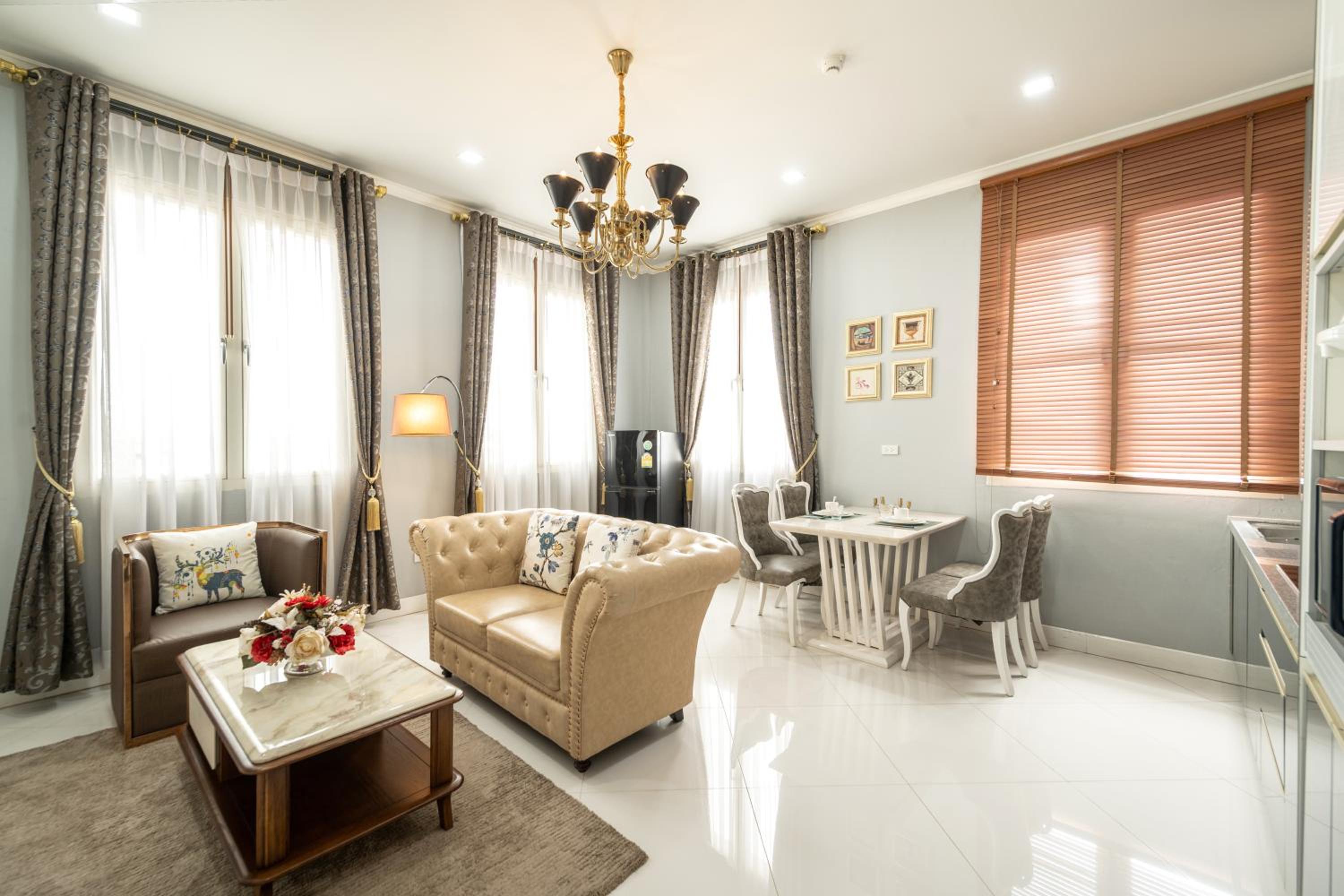 Niraxay Apartment