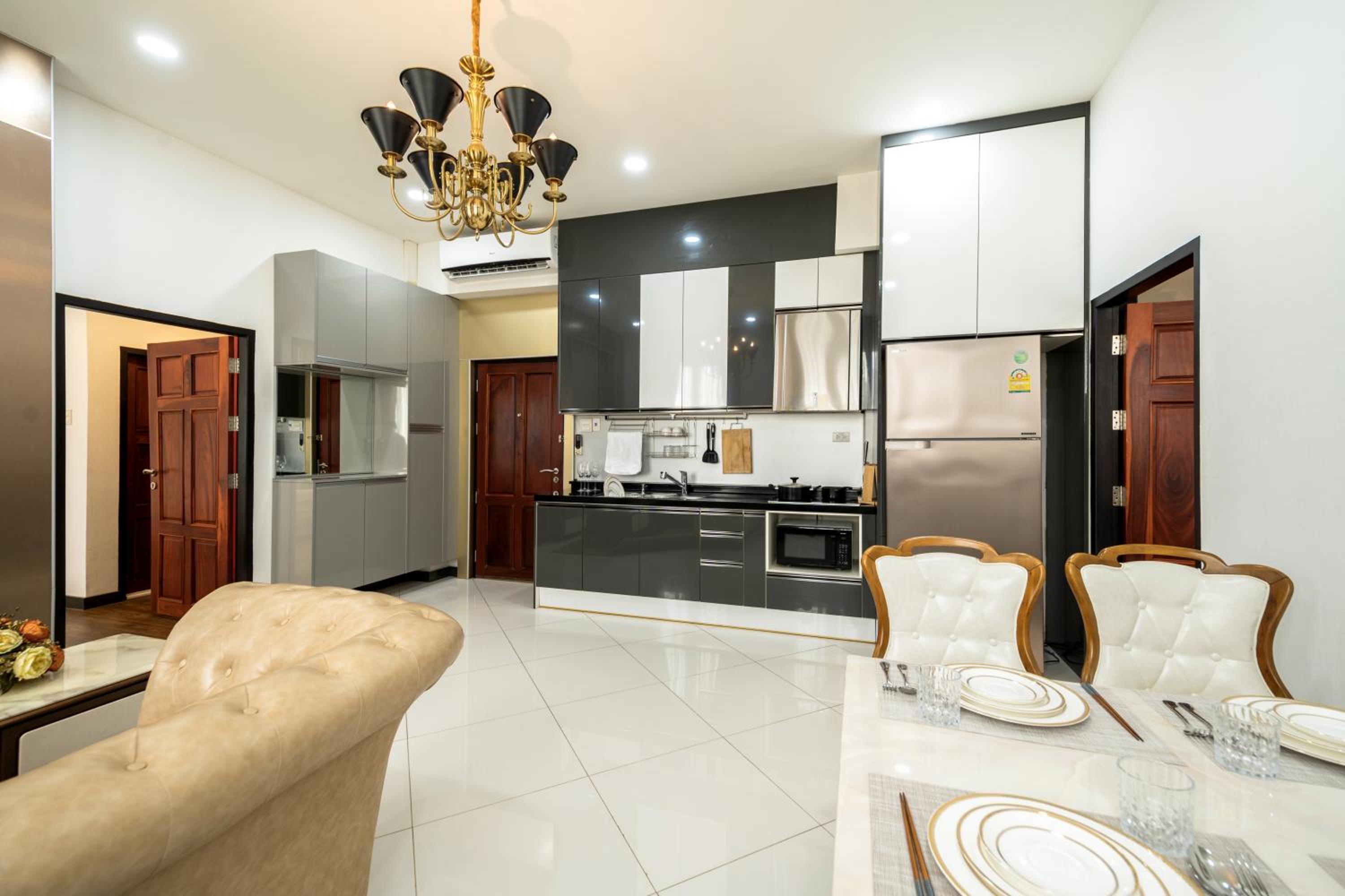Niraxay Apartment