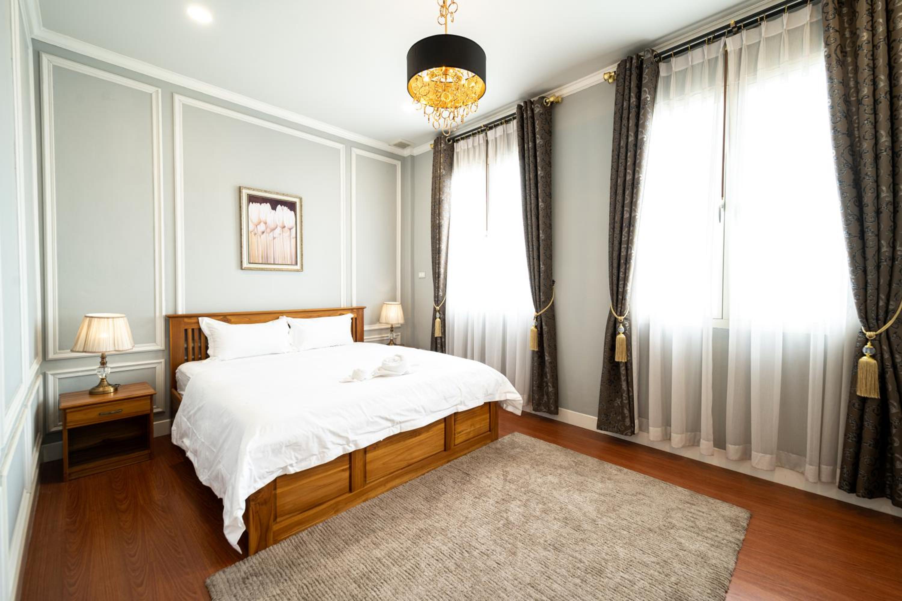 Niraxay Apartment