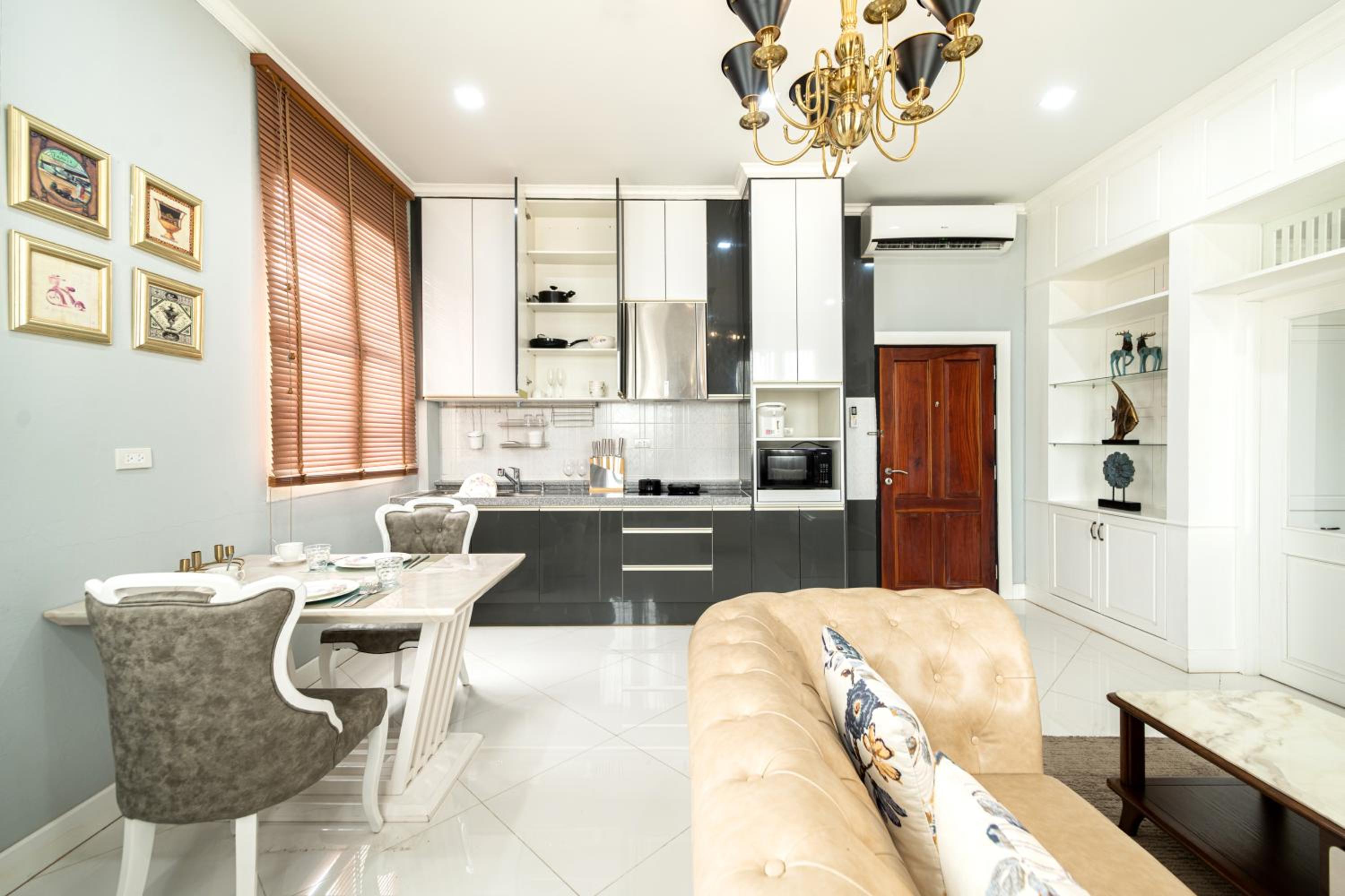 Niraxay Apartment