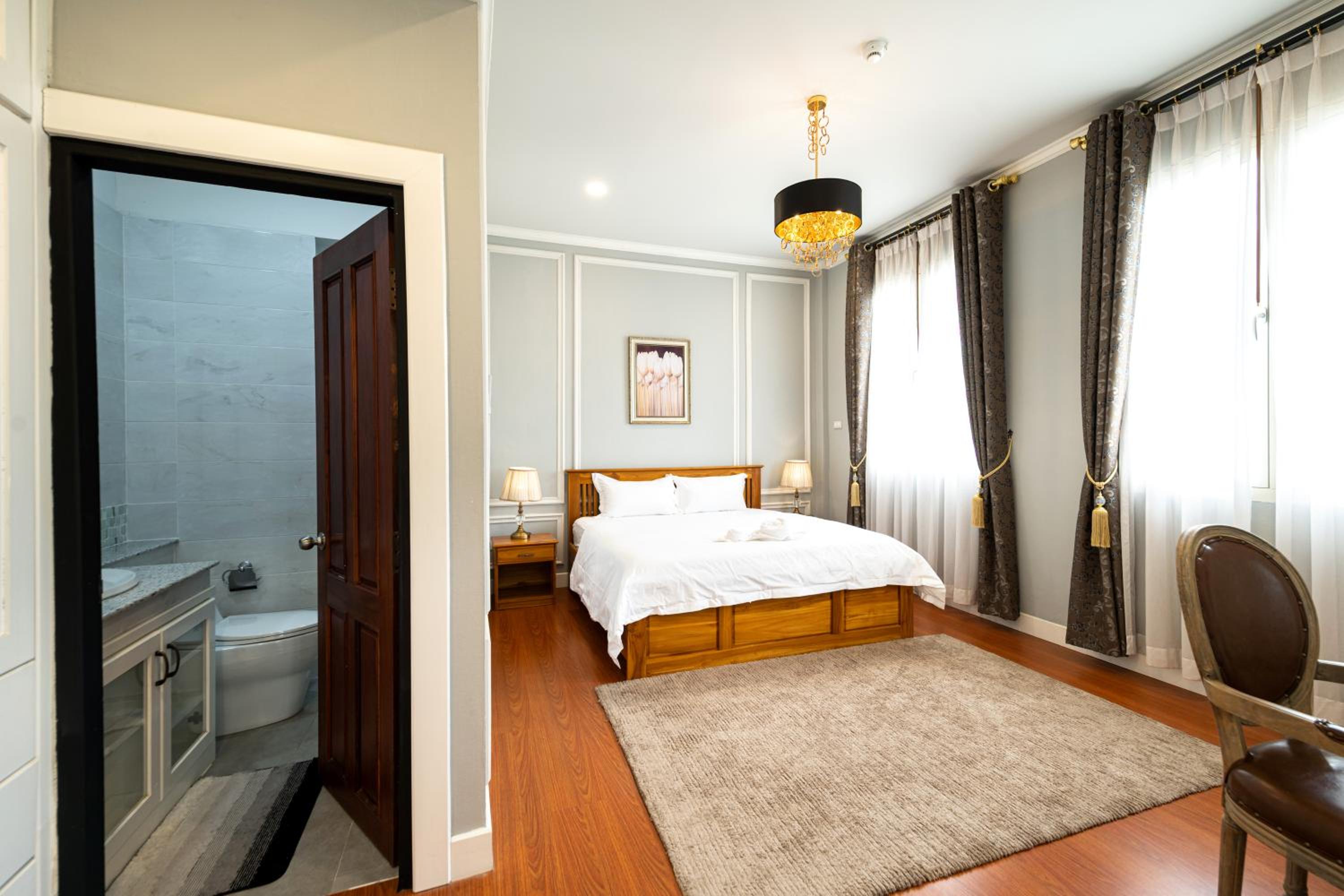 Niraxay Apartment
