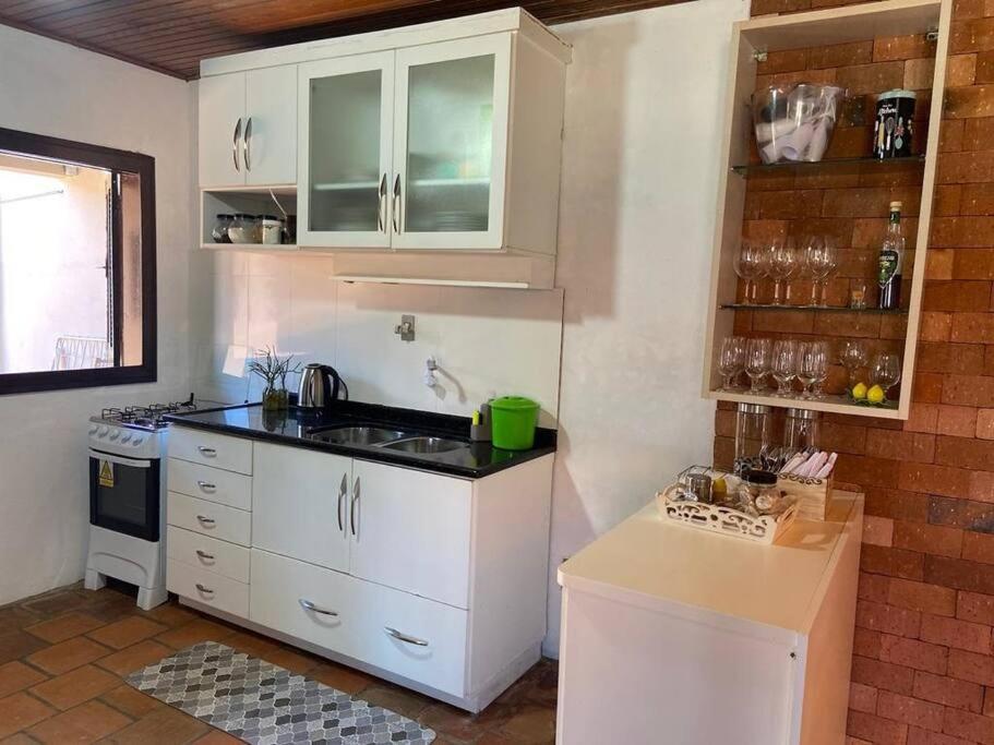 Casa com piscina a beira mar