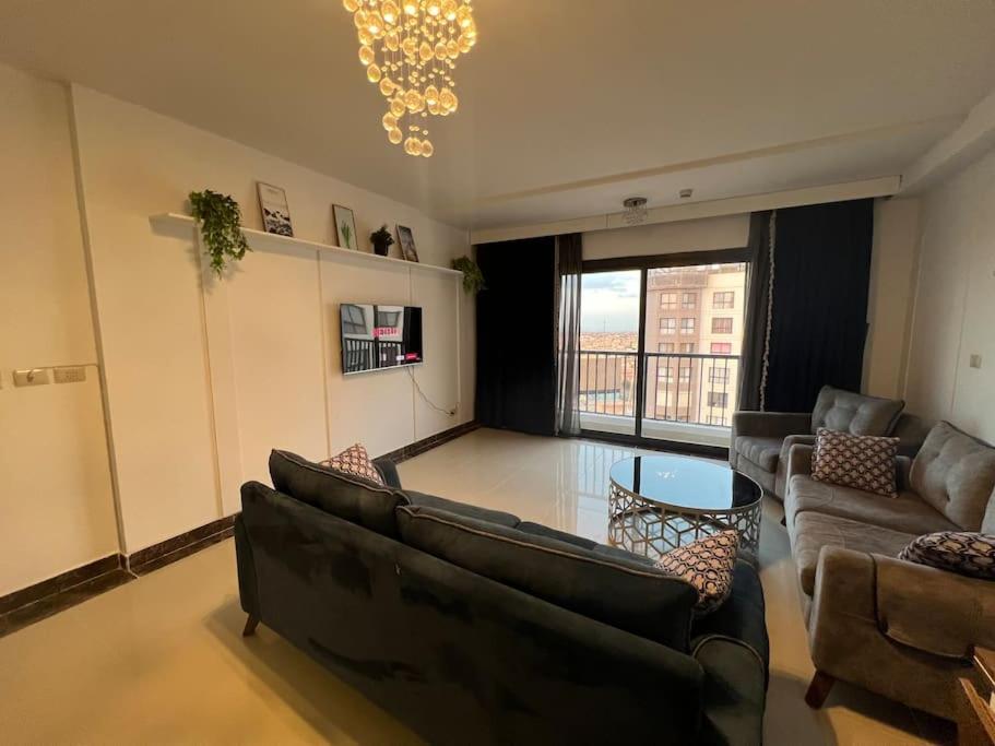 City View 2Brs Direct to the Pool - New Cairo