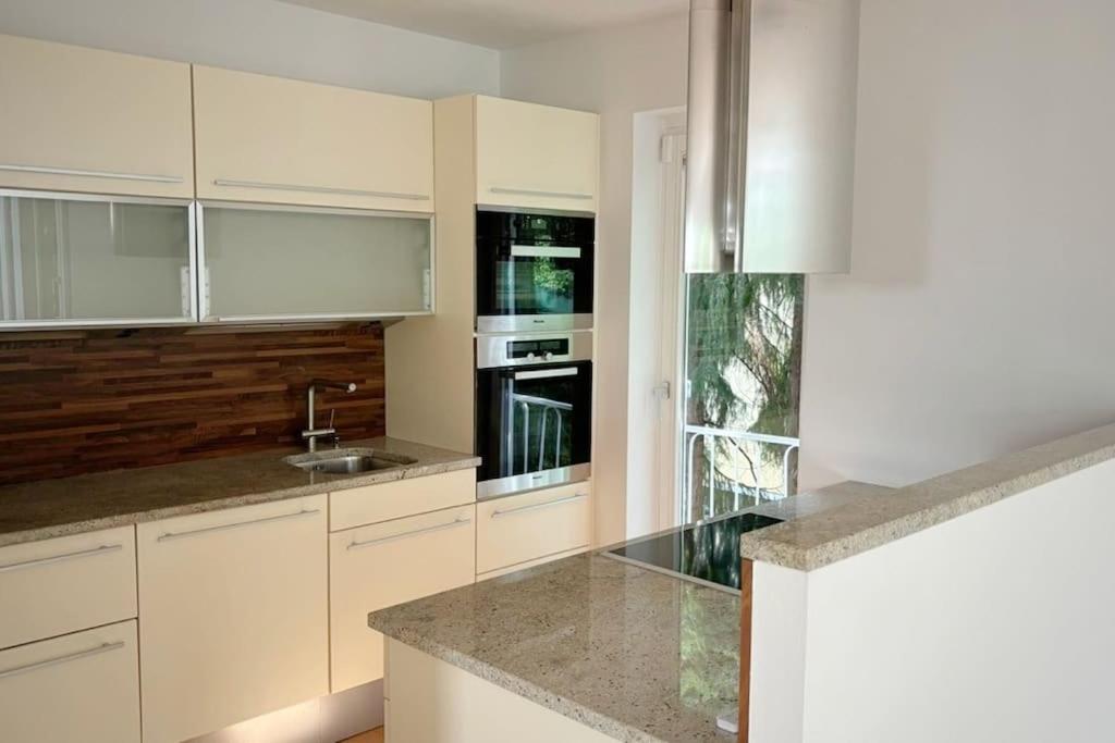Traum Villa mit Weingartenblick!