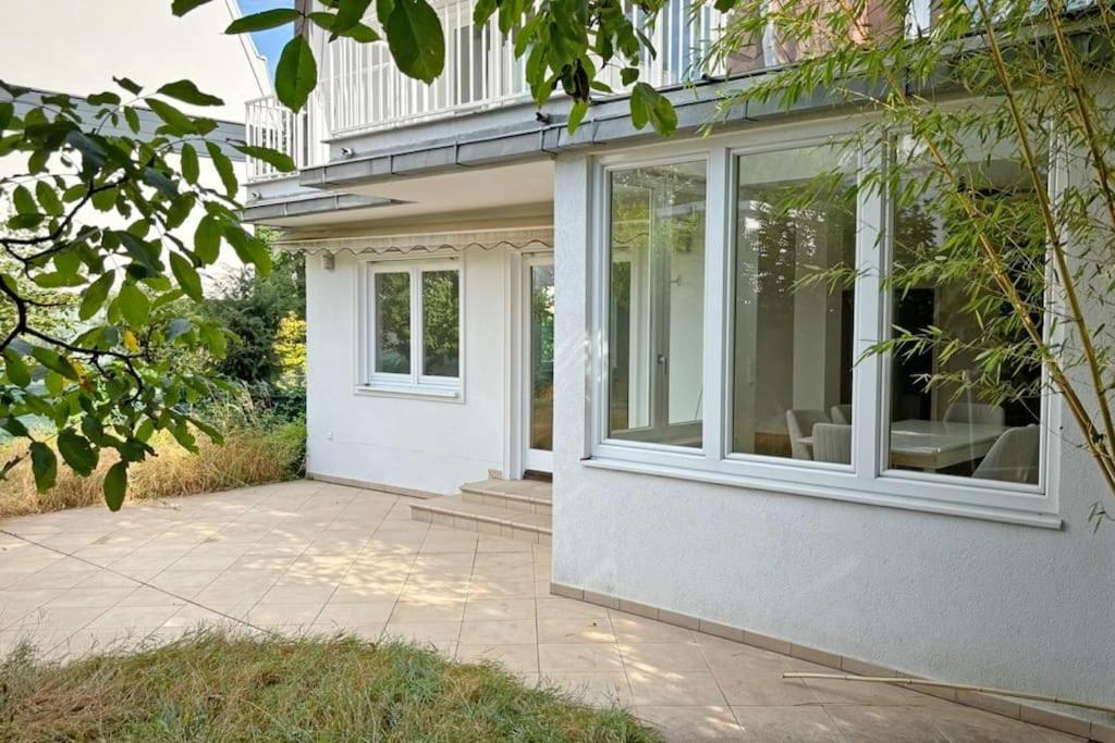 Traum Villa mit Weingartenblick!