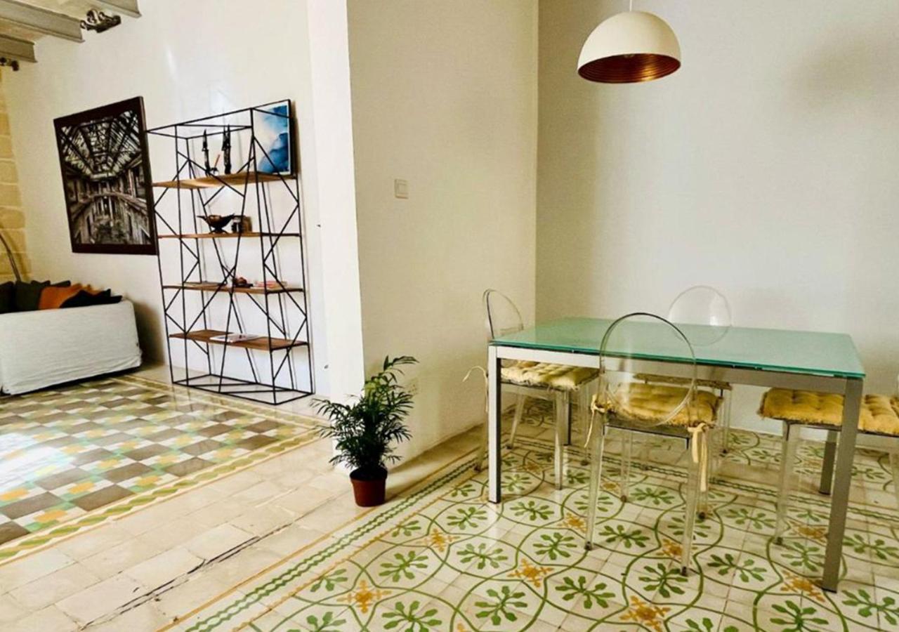 Deluxe One Bedroom Apartment 10 Meters from Valletta Center view 4
