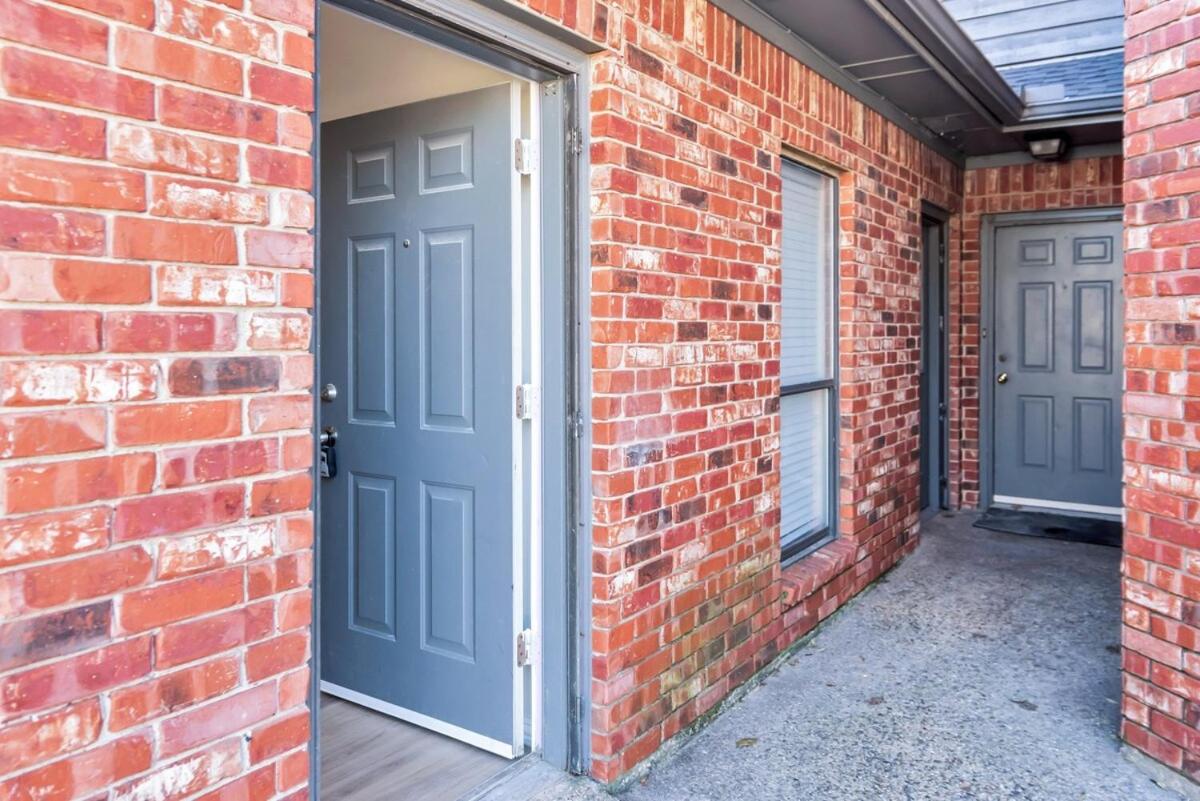 Front Lake Holiday 2BR 1BA Guest Home with Hot Tub view 4