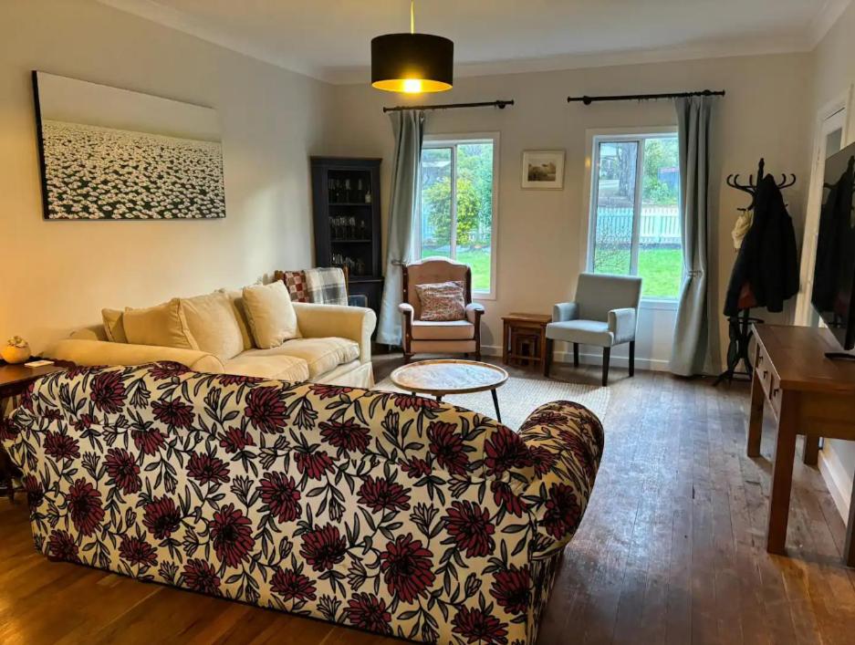 Jarrahdale Pet Friendly Retreat Cottage