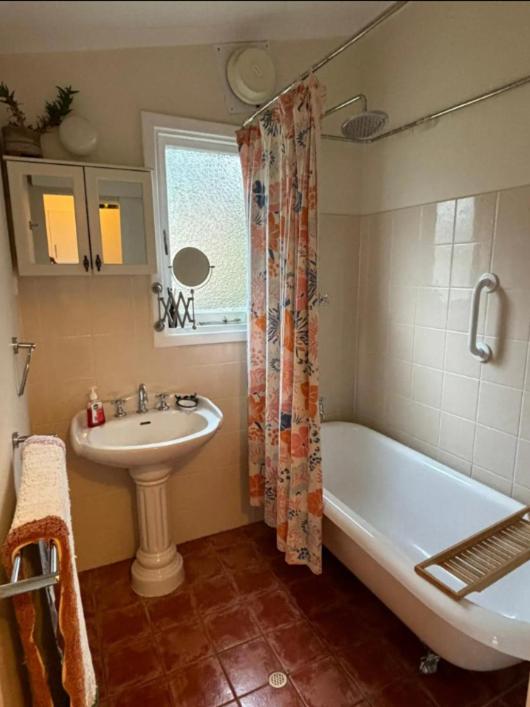 Jarrahdale Pet Friendly Retreat Cottage