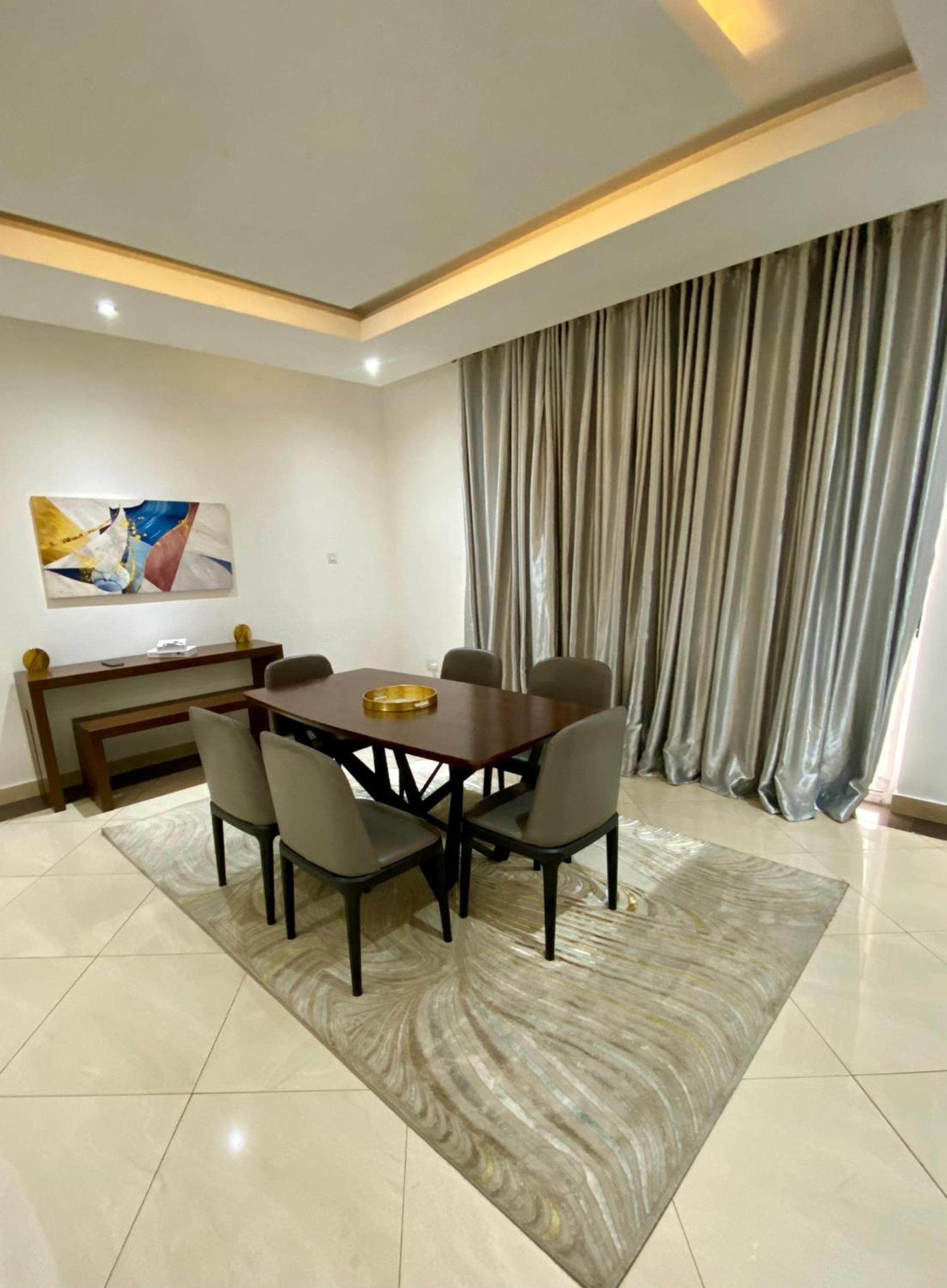 Bugatti Apartments