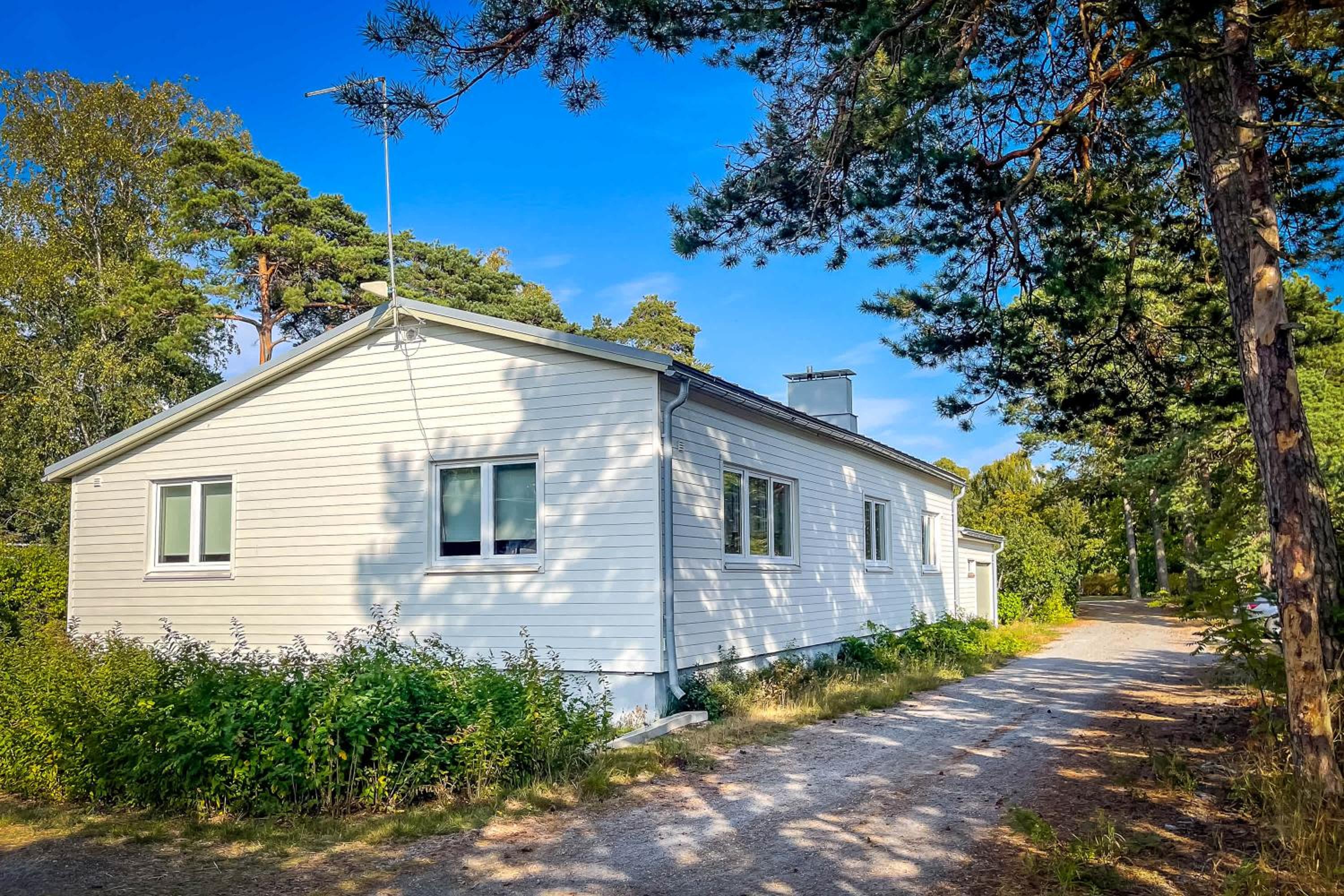 Gunnarsstrand Surf House