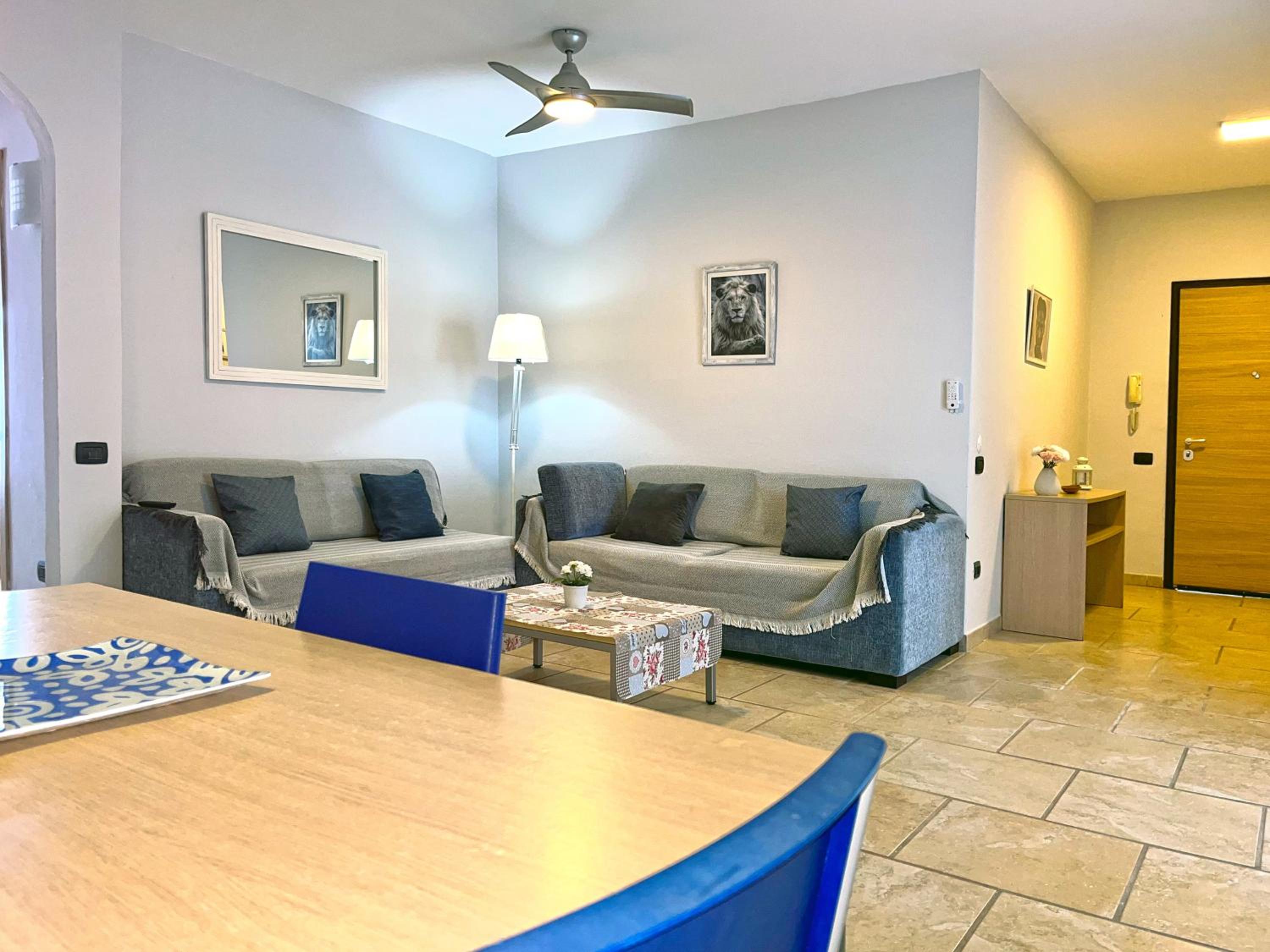 A15A Nice, bright, close to the beach and to the centre