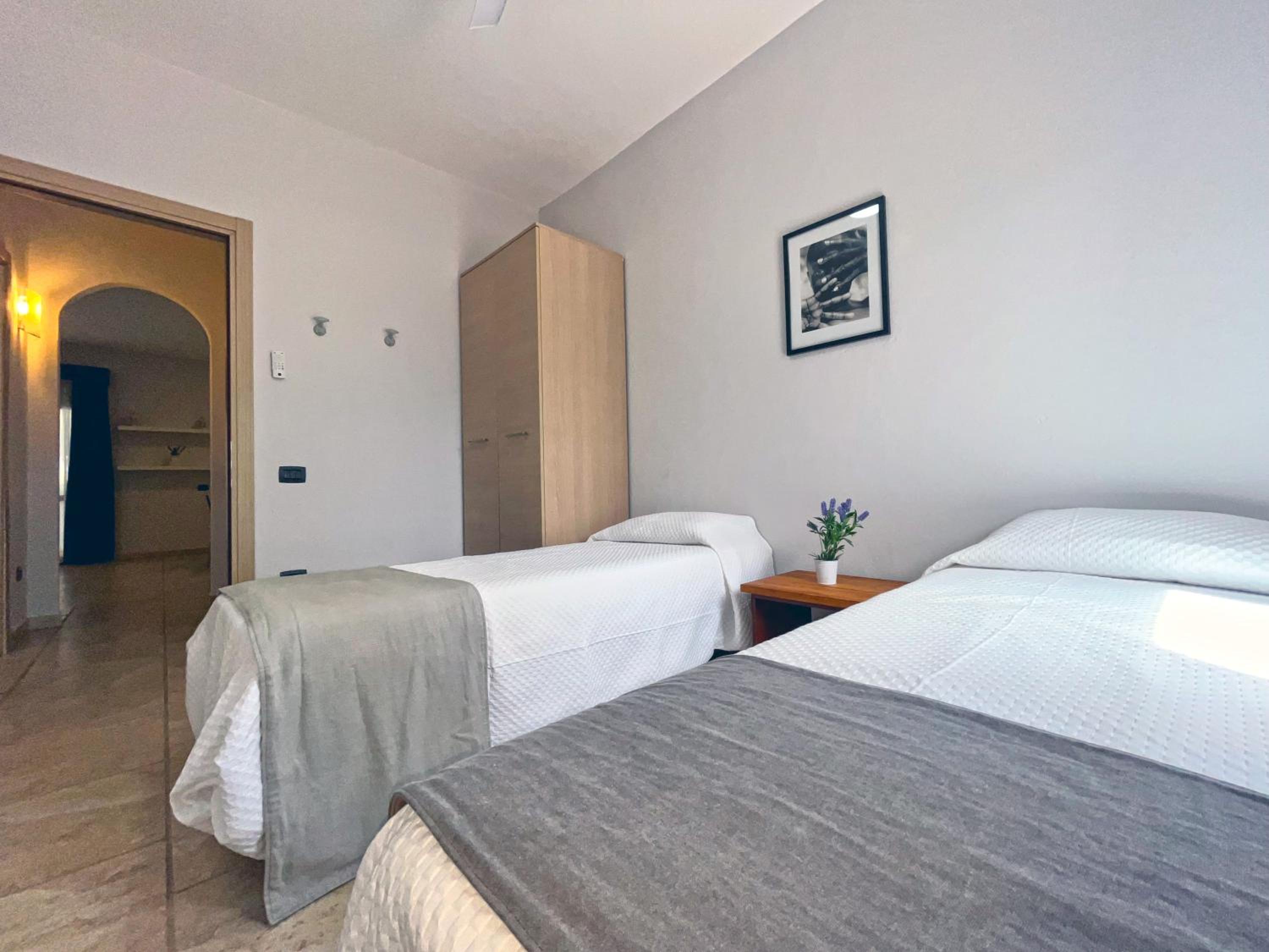 A15A Nice, bright, close to the beach and to the centre