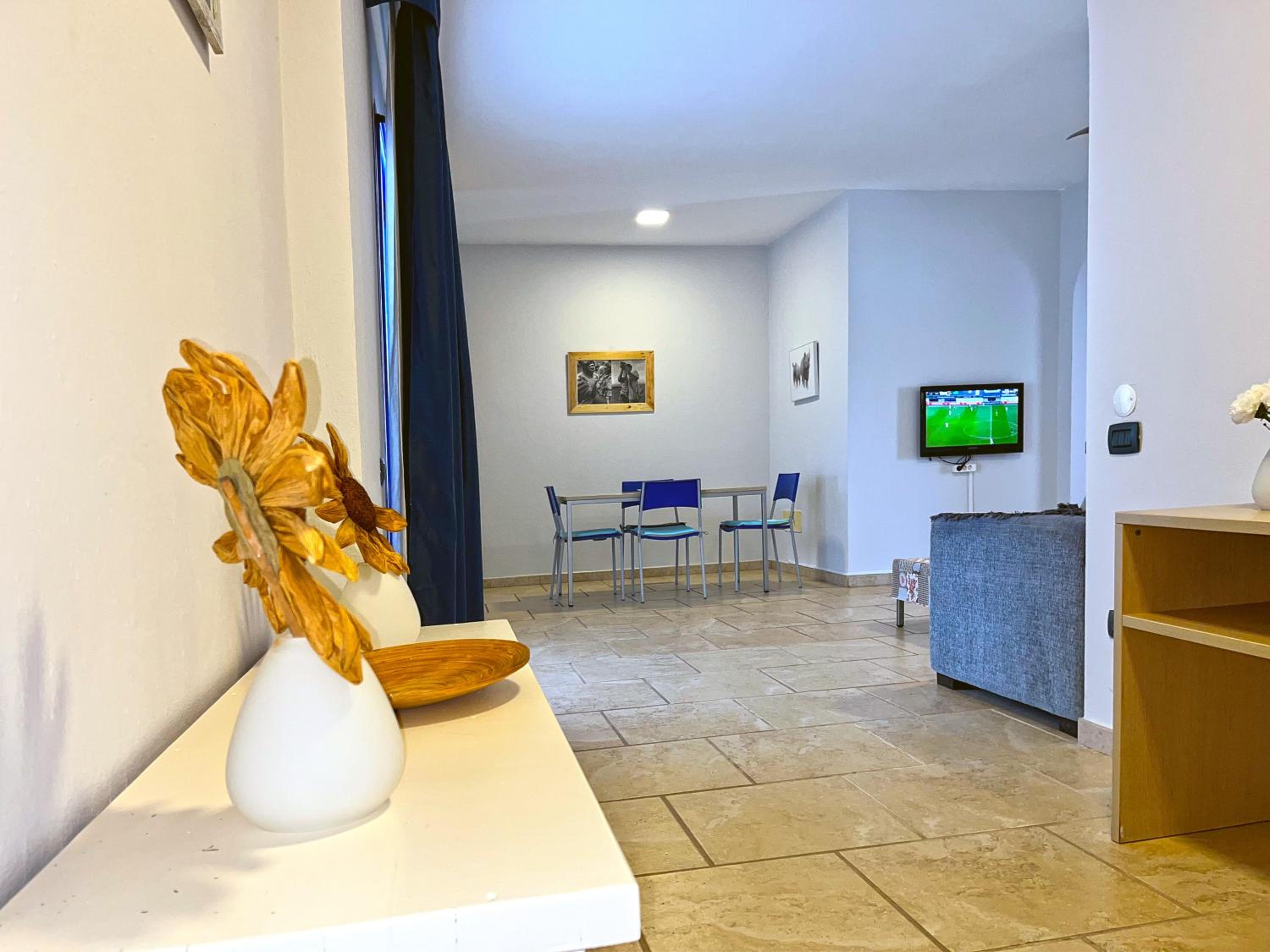 A15A Nice, bright, close to the beach and to the centre