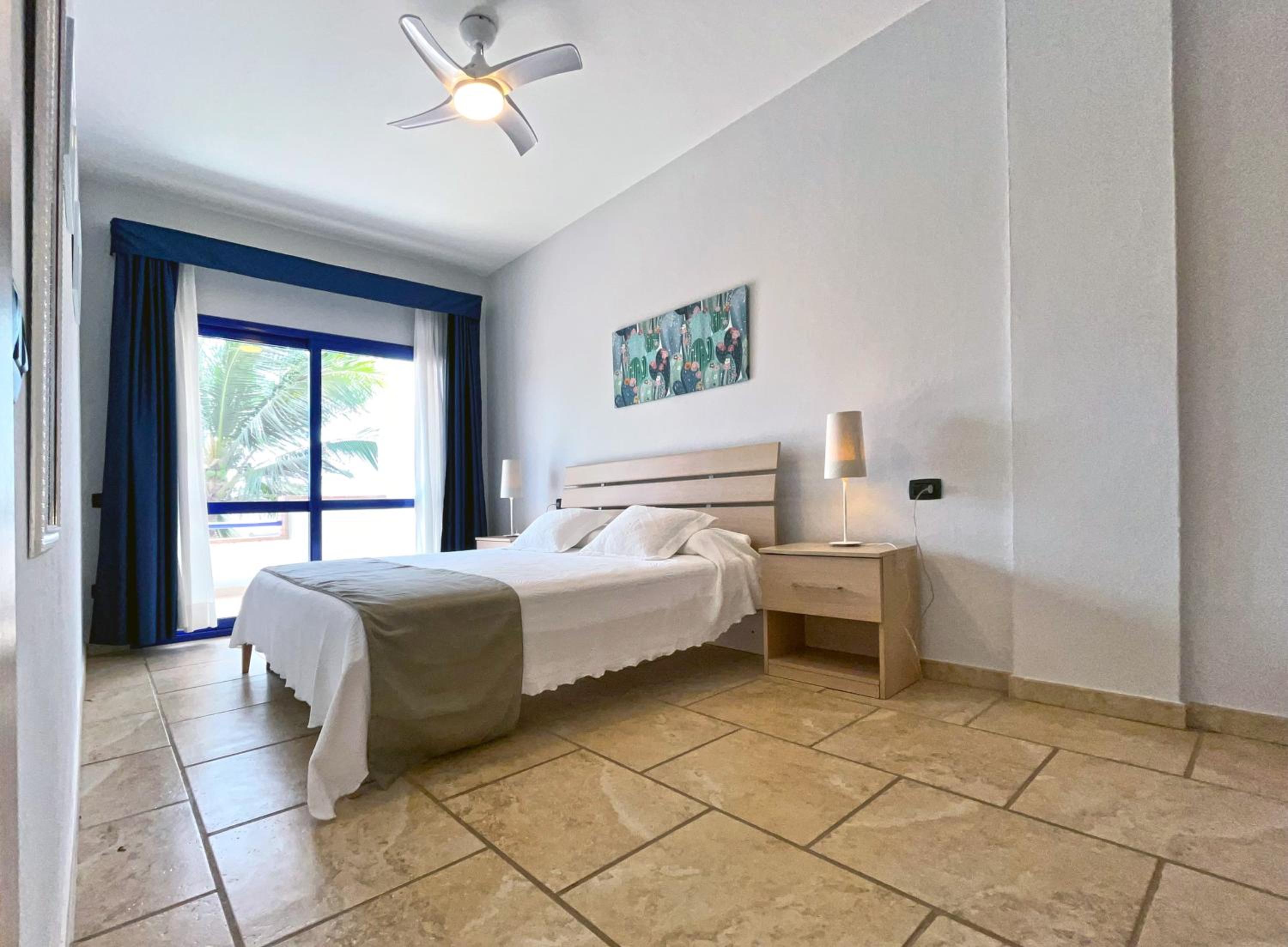 A15A Nice, bright, close to the beach and to the centre